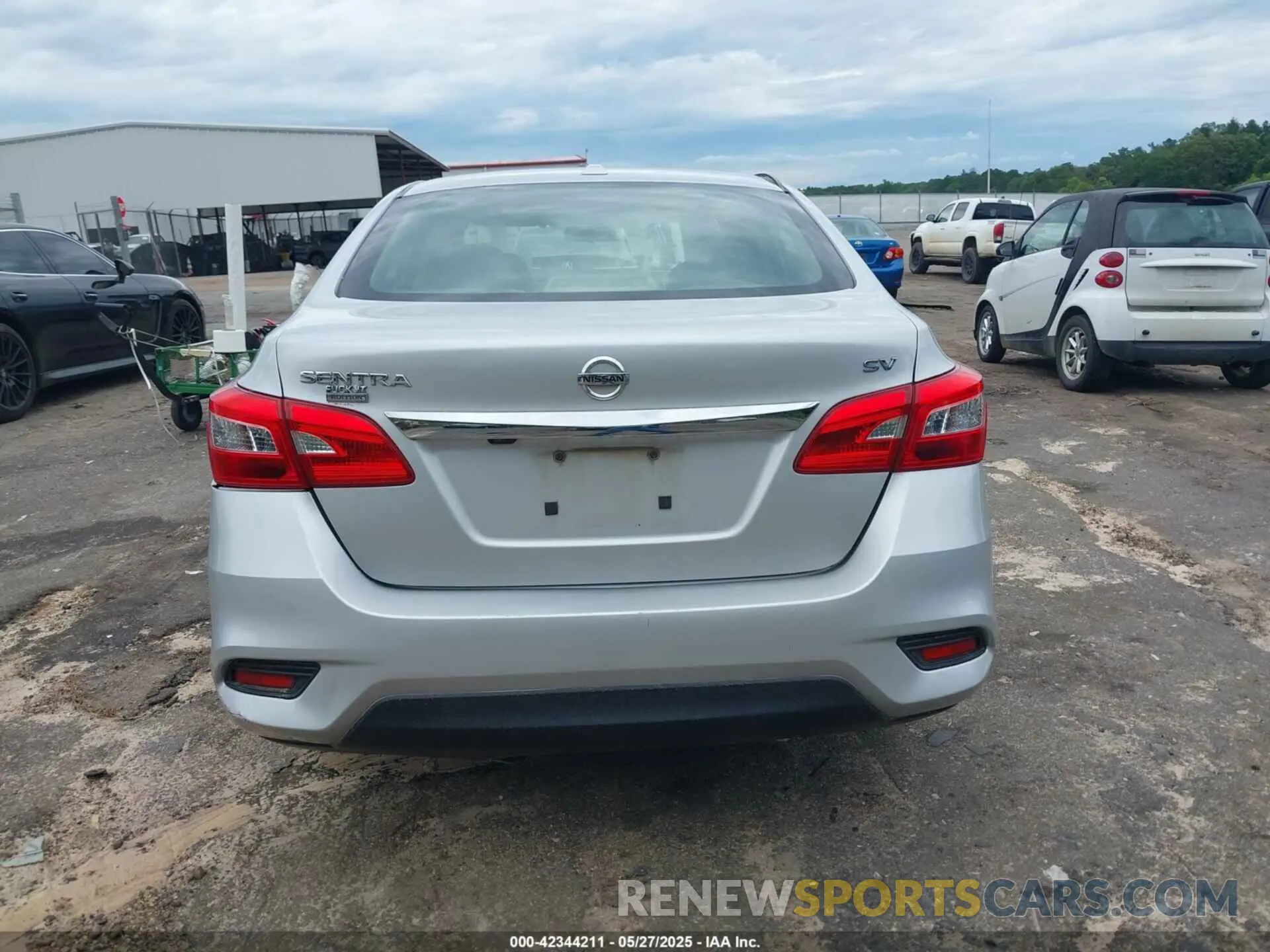 16 Photograph of a damaged car 3N1AB7AP4KL620149 NISSAN SENTRA 2019