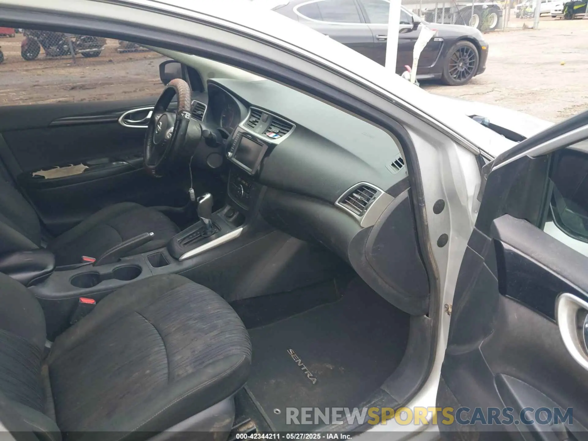 5 Photograph of a damaged car 3N1AB7AP4KL620149 NISSAN SENTRA 2019