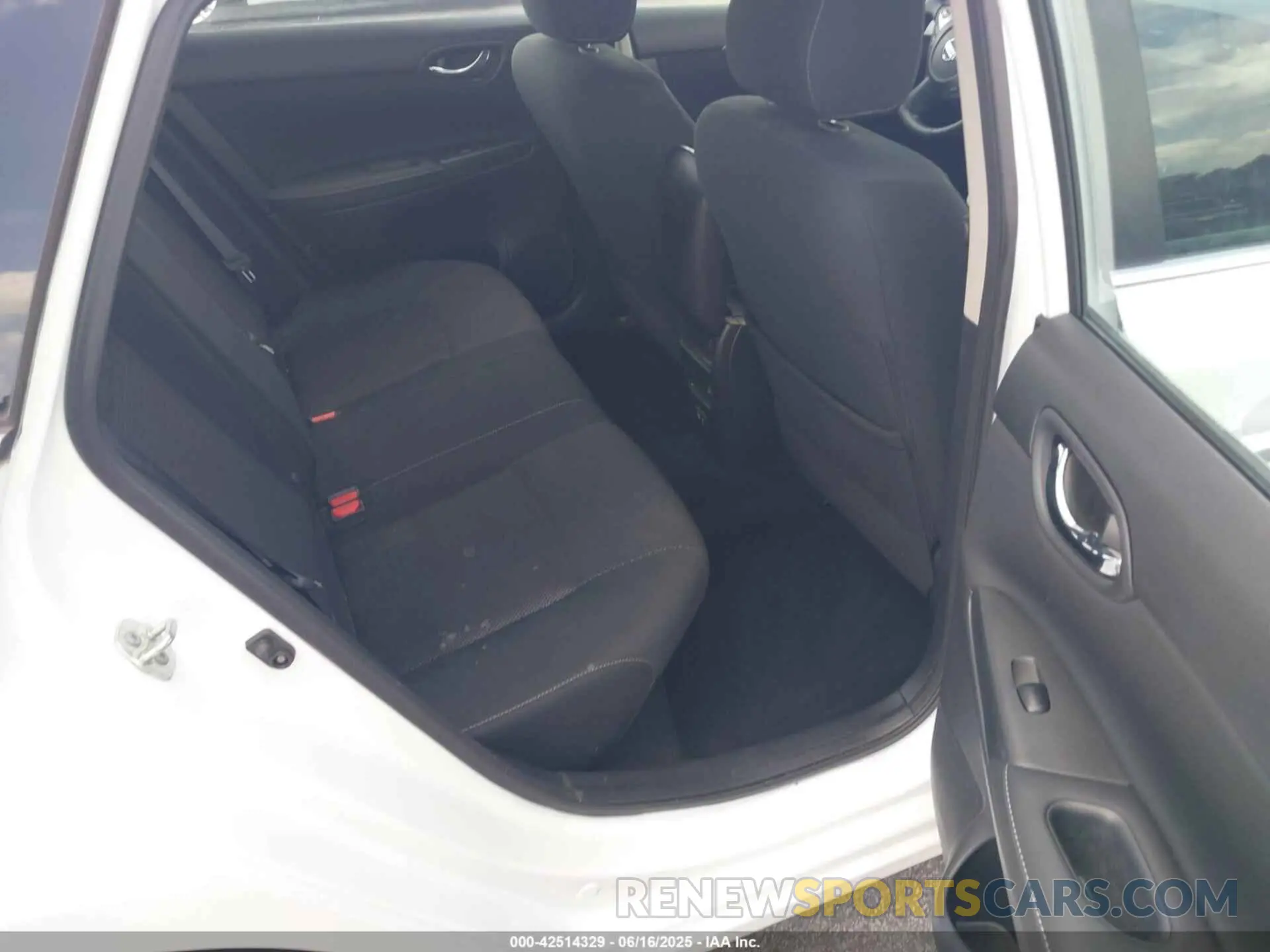 8 Photograph of a damaged car 3N1AB7AP4KY274297 NISSAN SENTRA 2019