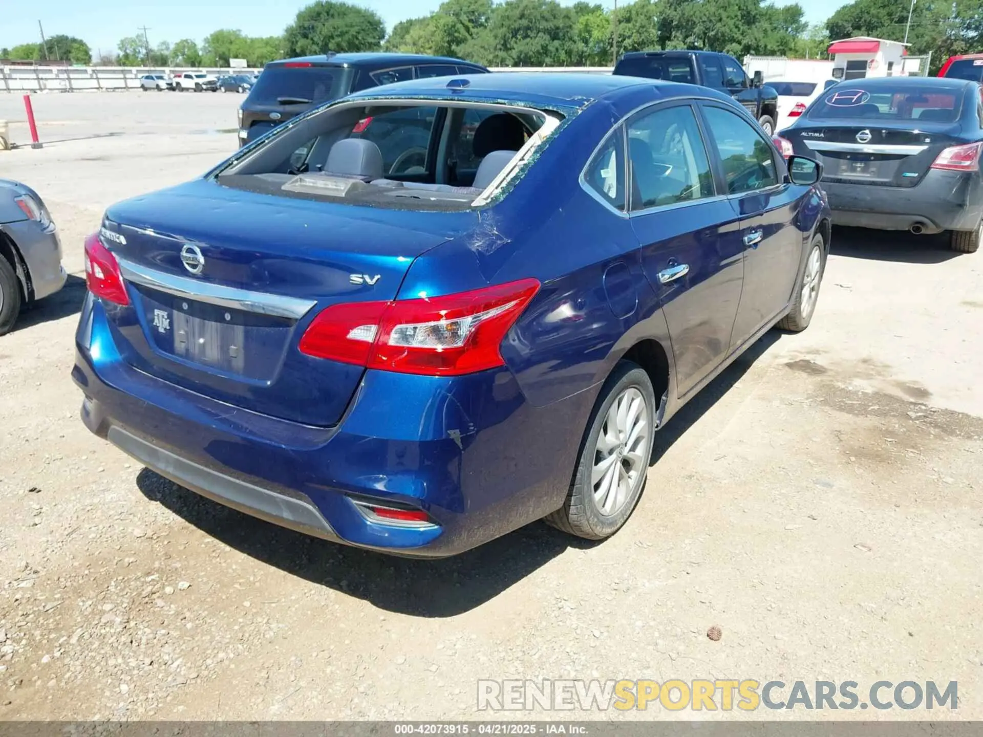 4 Фотография поврежденного автомобиля 3N1AB7AP4KY318783 NISSAN SENTRA 2019