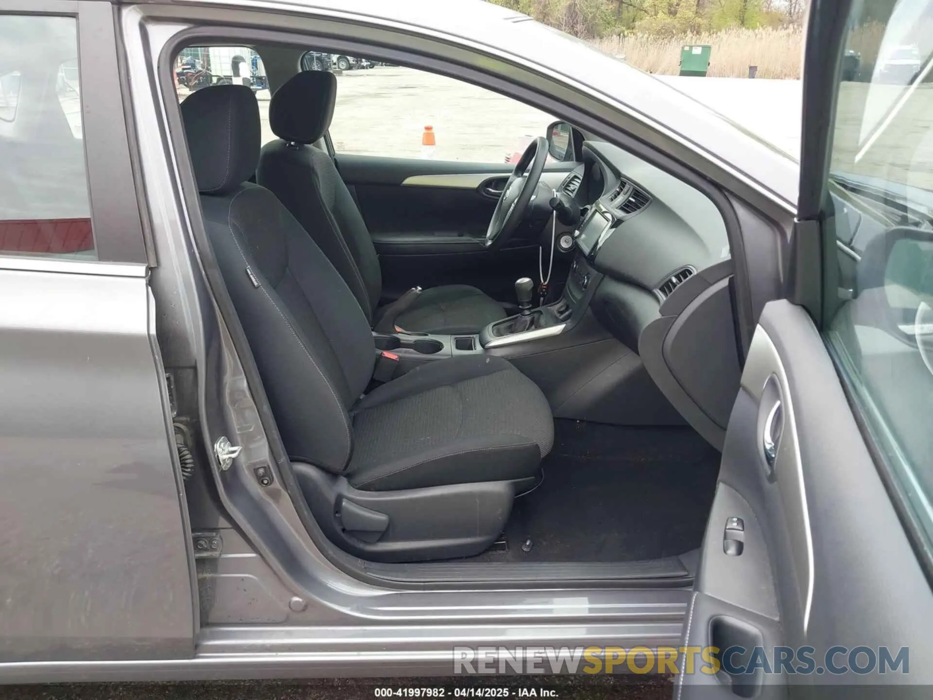 5 Photograph of a damaged car 3N1AB7AP4KY322090 NISSAN SENTRA 2019