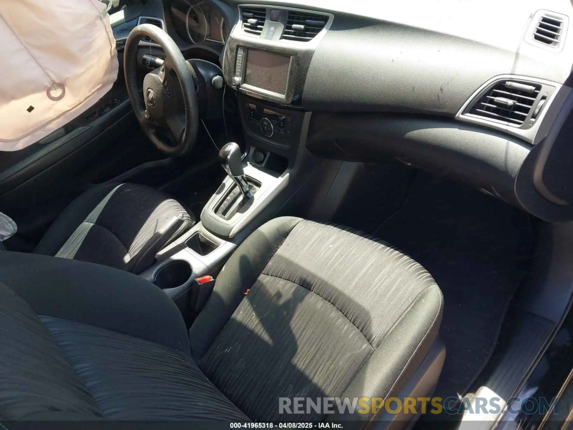 5 Фотография поврежденного автомобиля 3N1AB7AP4KY323689 NISSAN SENTRA 2019