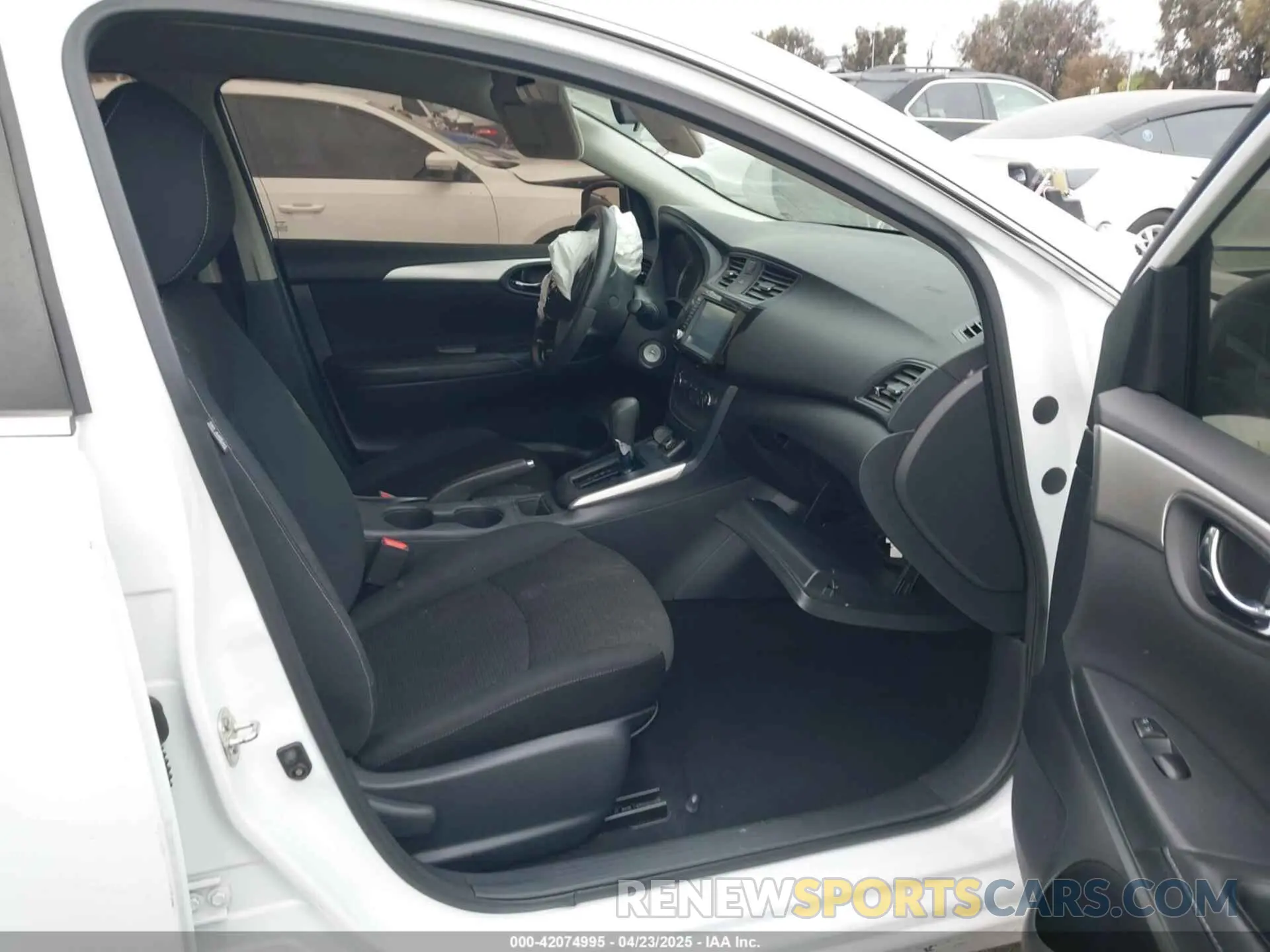 5 Photograph of a damaged car 3N1AB7AP4KY345191 NISSAN SENTRA 2019