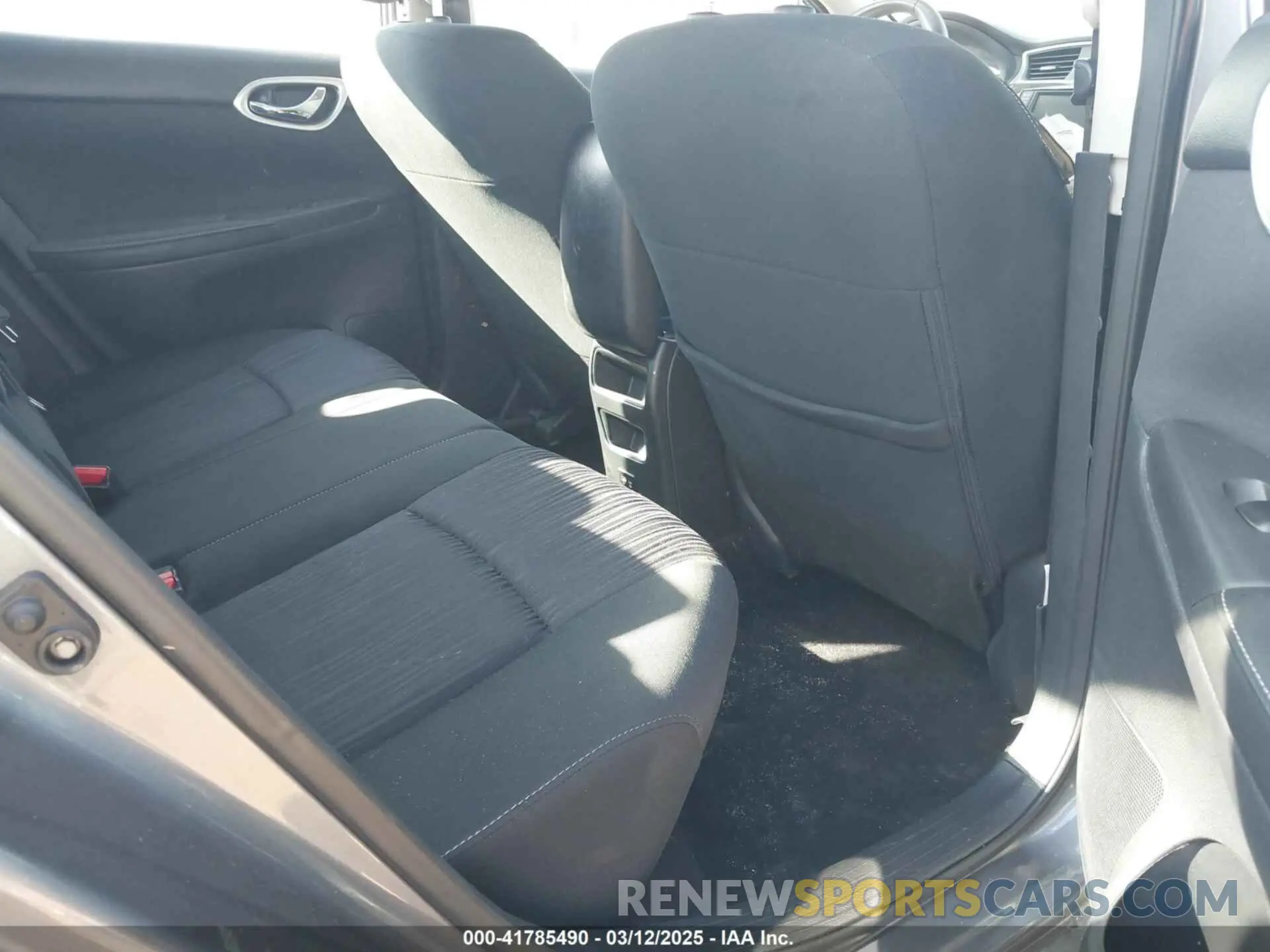 8 Фотография поврежденного автомобиля 3N1AB7AP4KY433755 NISSAN SENTRA 2019