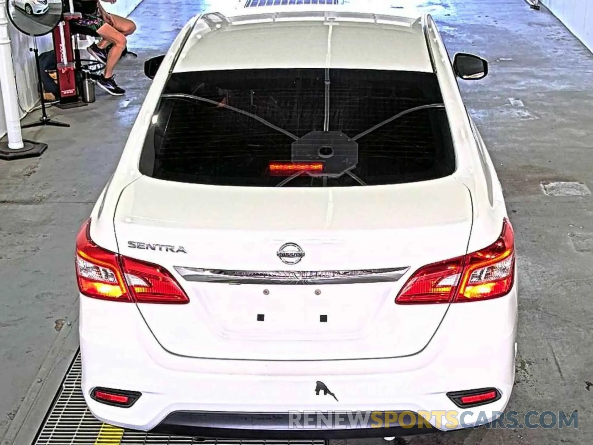 11 Фотография поврежденного автомобиля 3N1AB7AP4KY446781 NISSAN SENTRA 2019