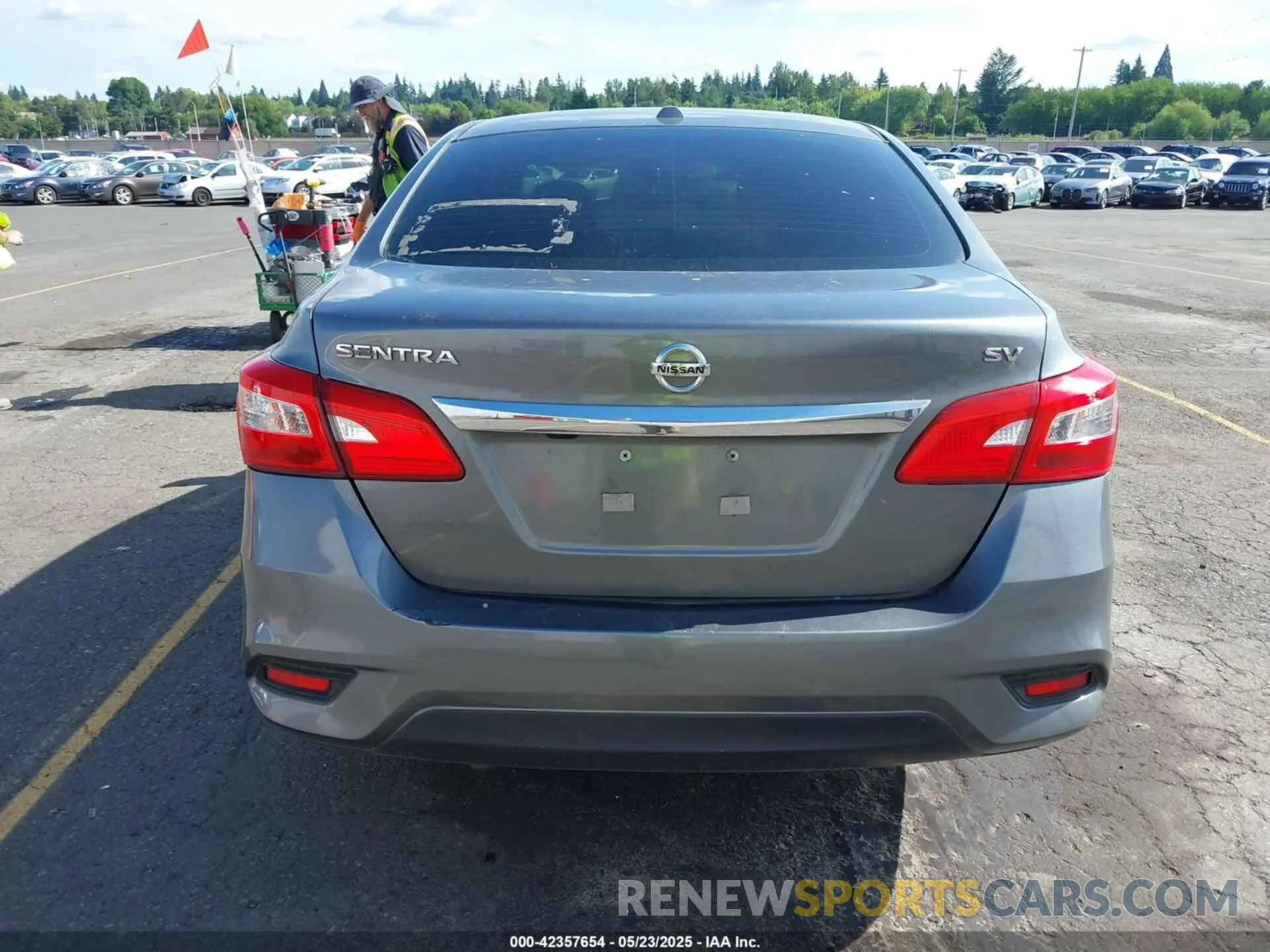 16 Photograph of a damaged car 3N1AB7AP5KL612335 NISSAN SENTRA 2019