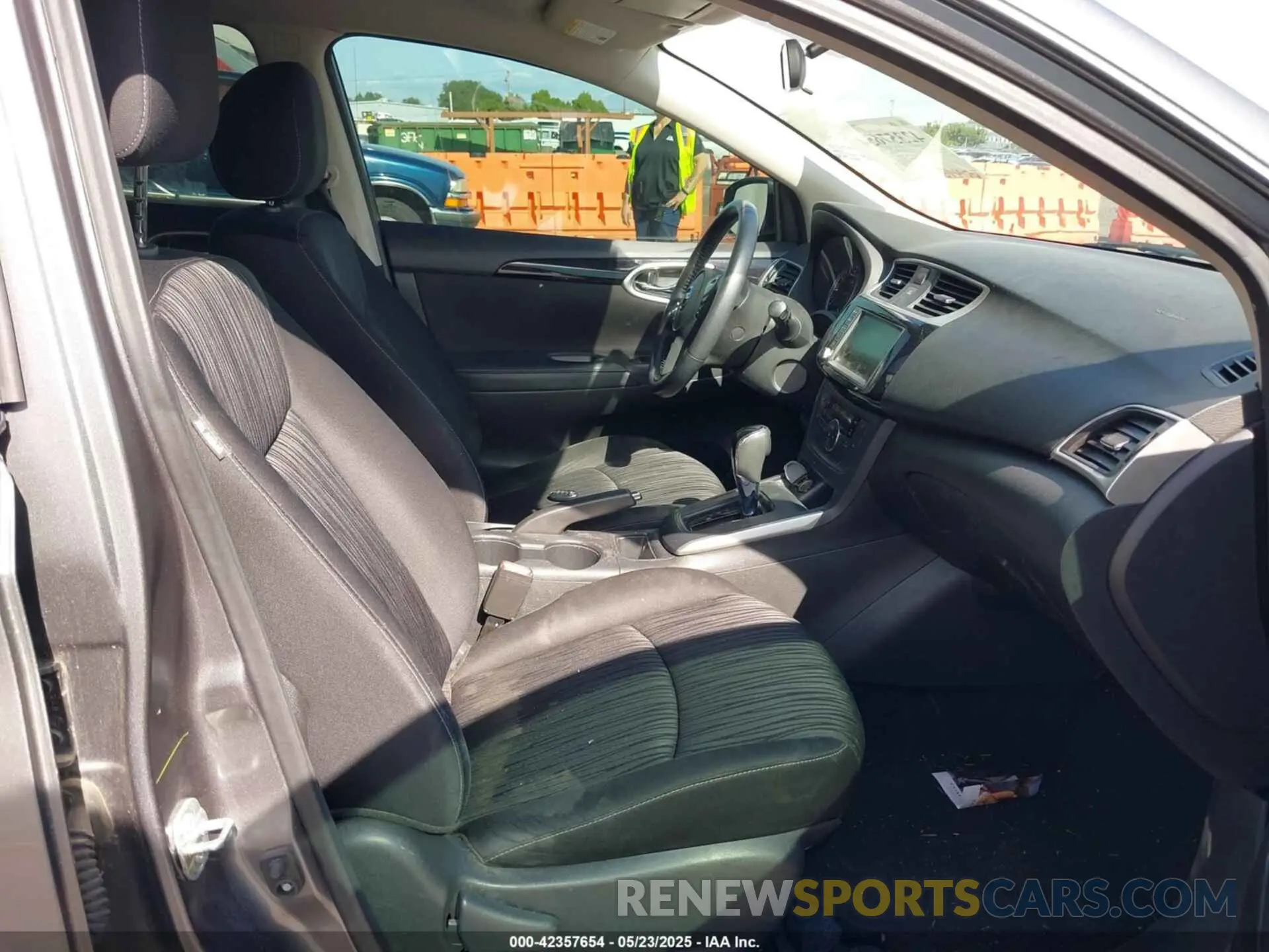 5 Photograph of a damaged car 3N1AB7AP5KL612335 NISSAN SENTRA 2019