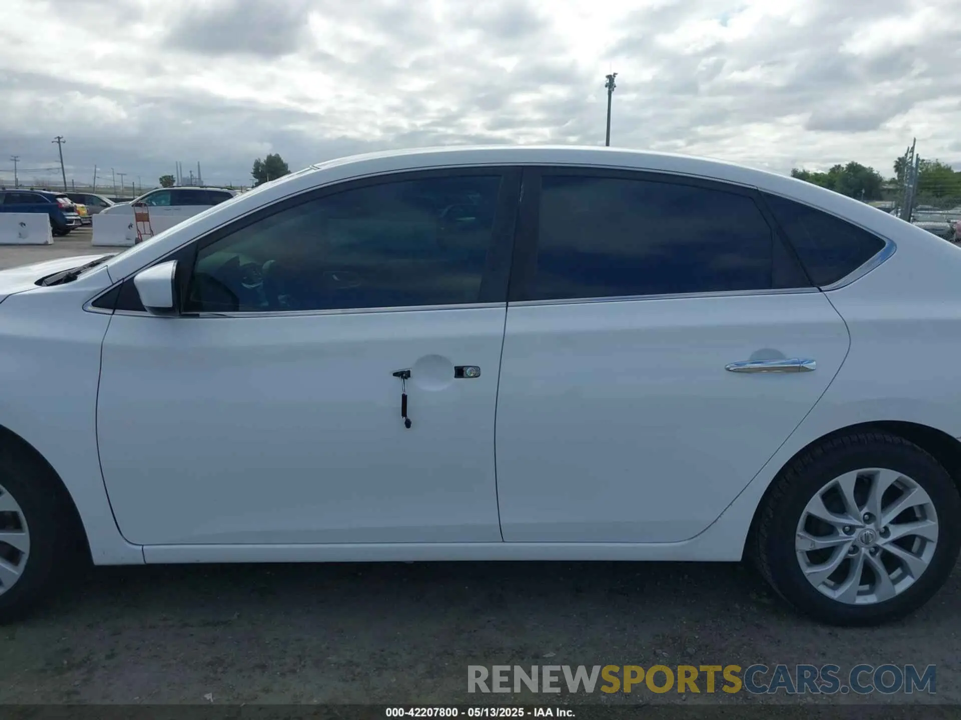 15 Photograph of a damaged car 3N1AB7AP5KL612870 NISSAN SENTRA 2019