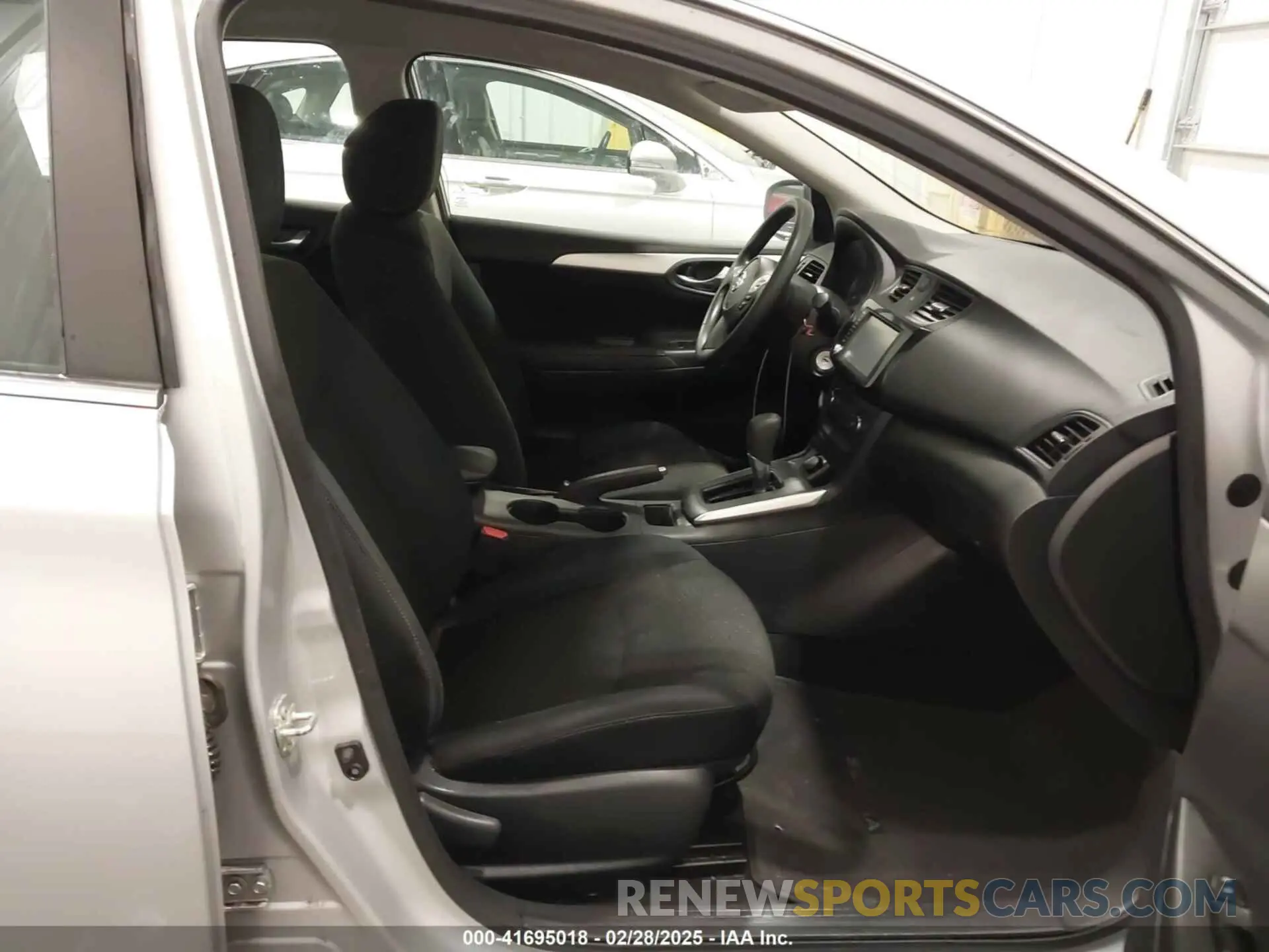 5 Фотография поврежденного автомобиля 3N1AB7AP5KY218689 NISSAN SENTRA 2019