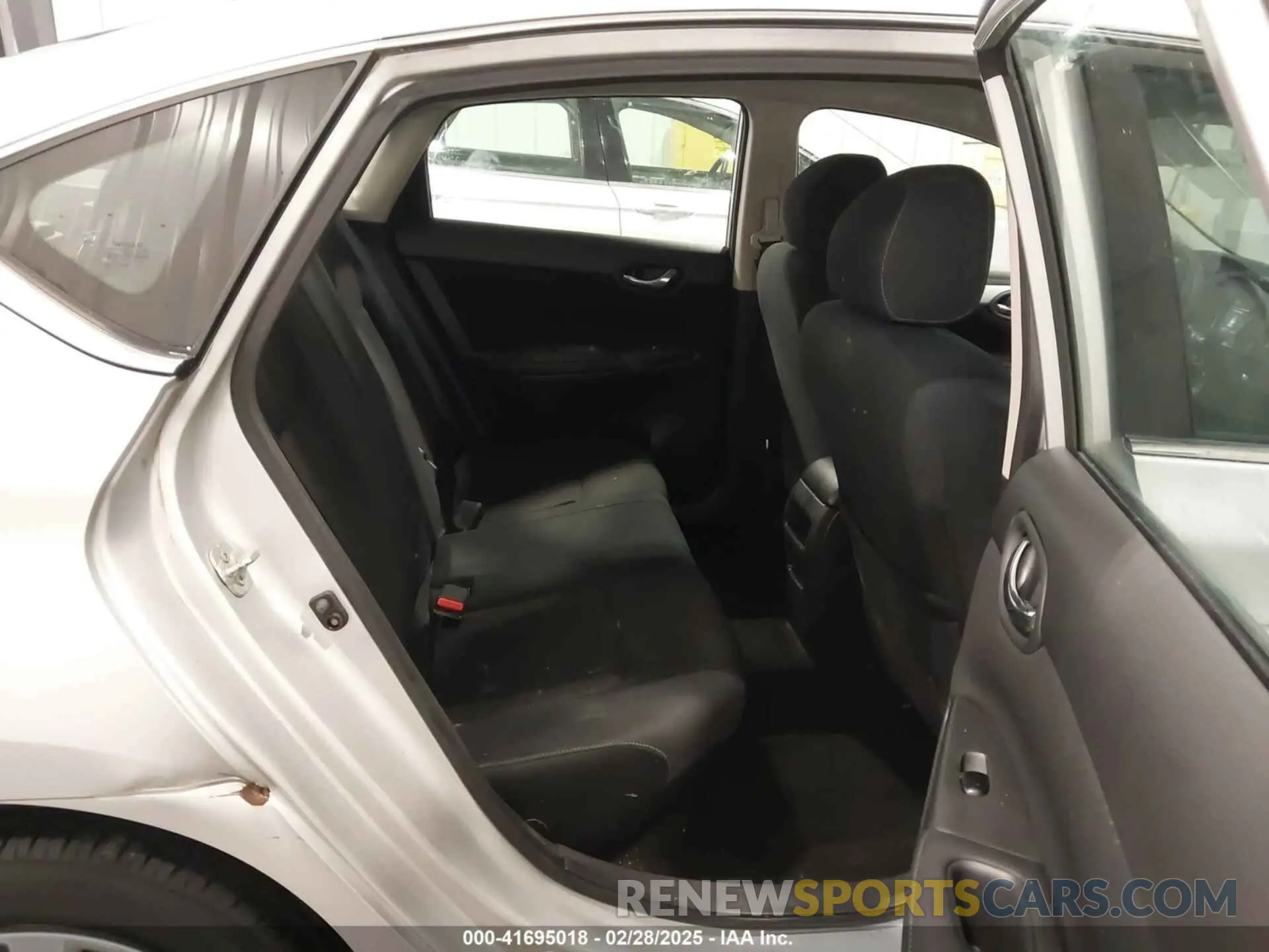 8 Фотография поврежденного автомобиля 3N1AB7AP5KY218689 NISSAN SENTRA 2019