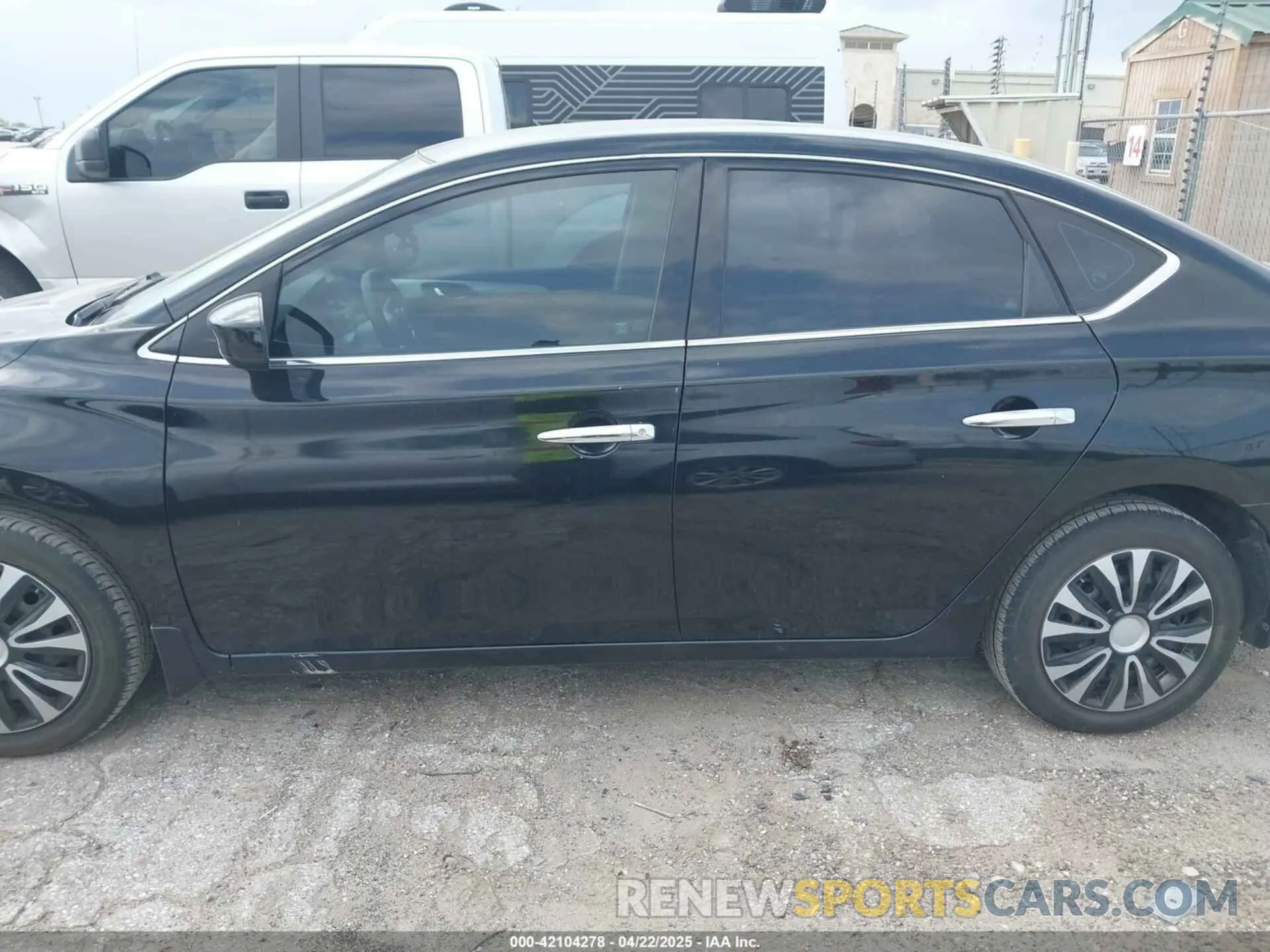 13 Photograph of a damaged car 3N1AB7AP5KY232382 NISSAN SENTRA 2019