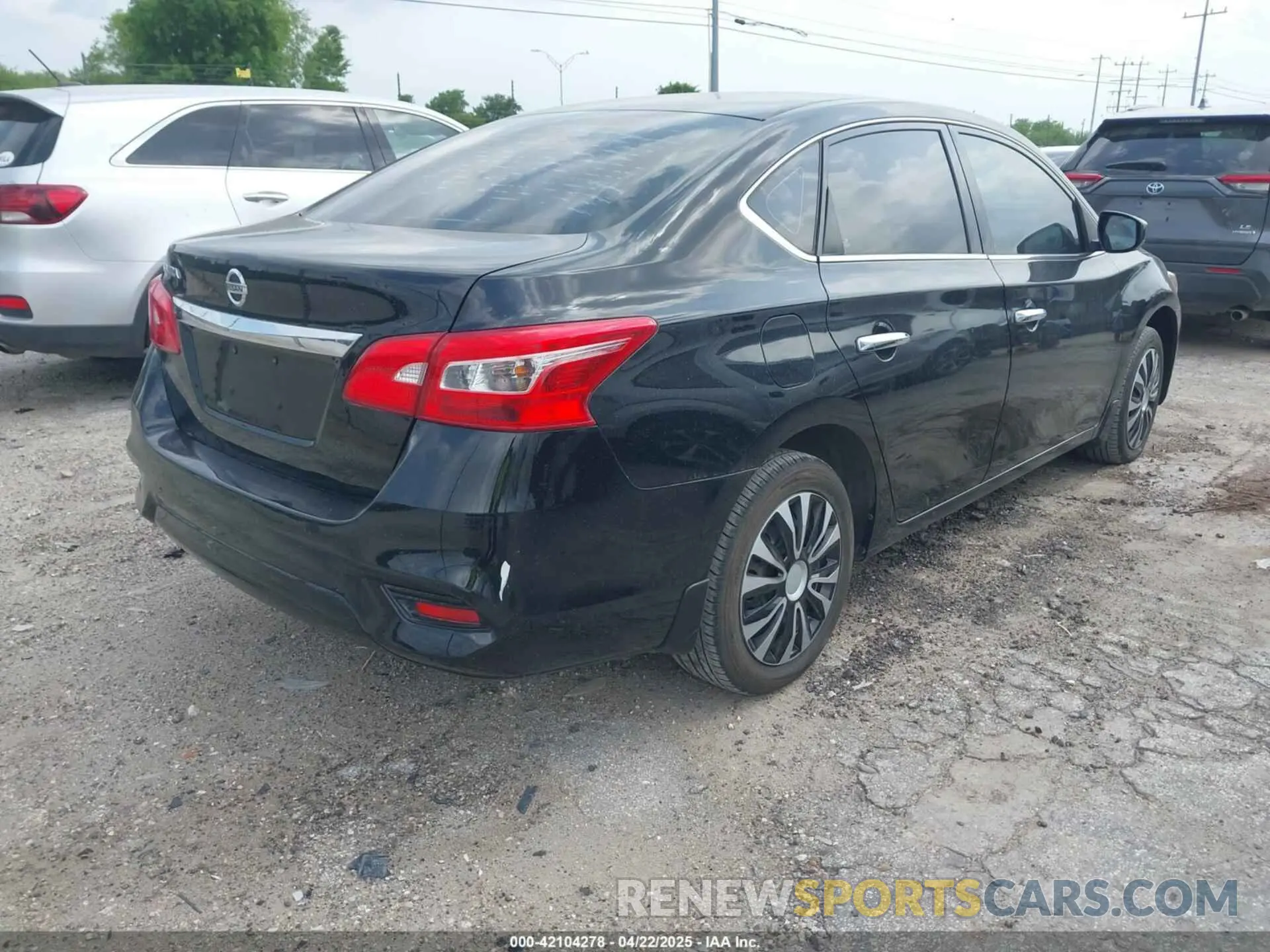 4 Photograph of a damaged car 3N1AB7AP5KY232382 NISSAN SENTRA 2019