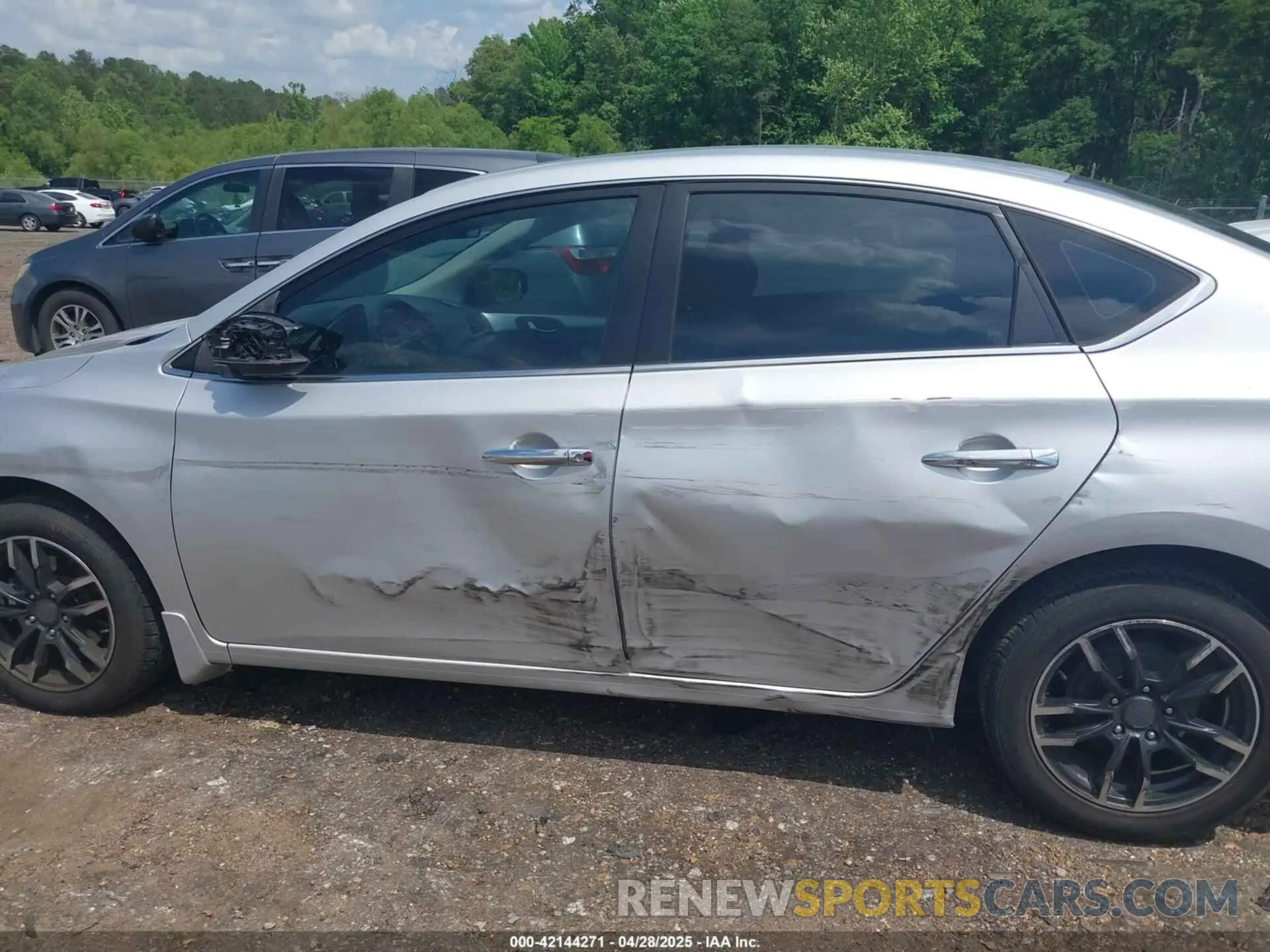 14 Photograph of a damaged car 3N1AB7AP5KY240322 NISSAN SENTRA 2019