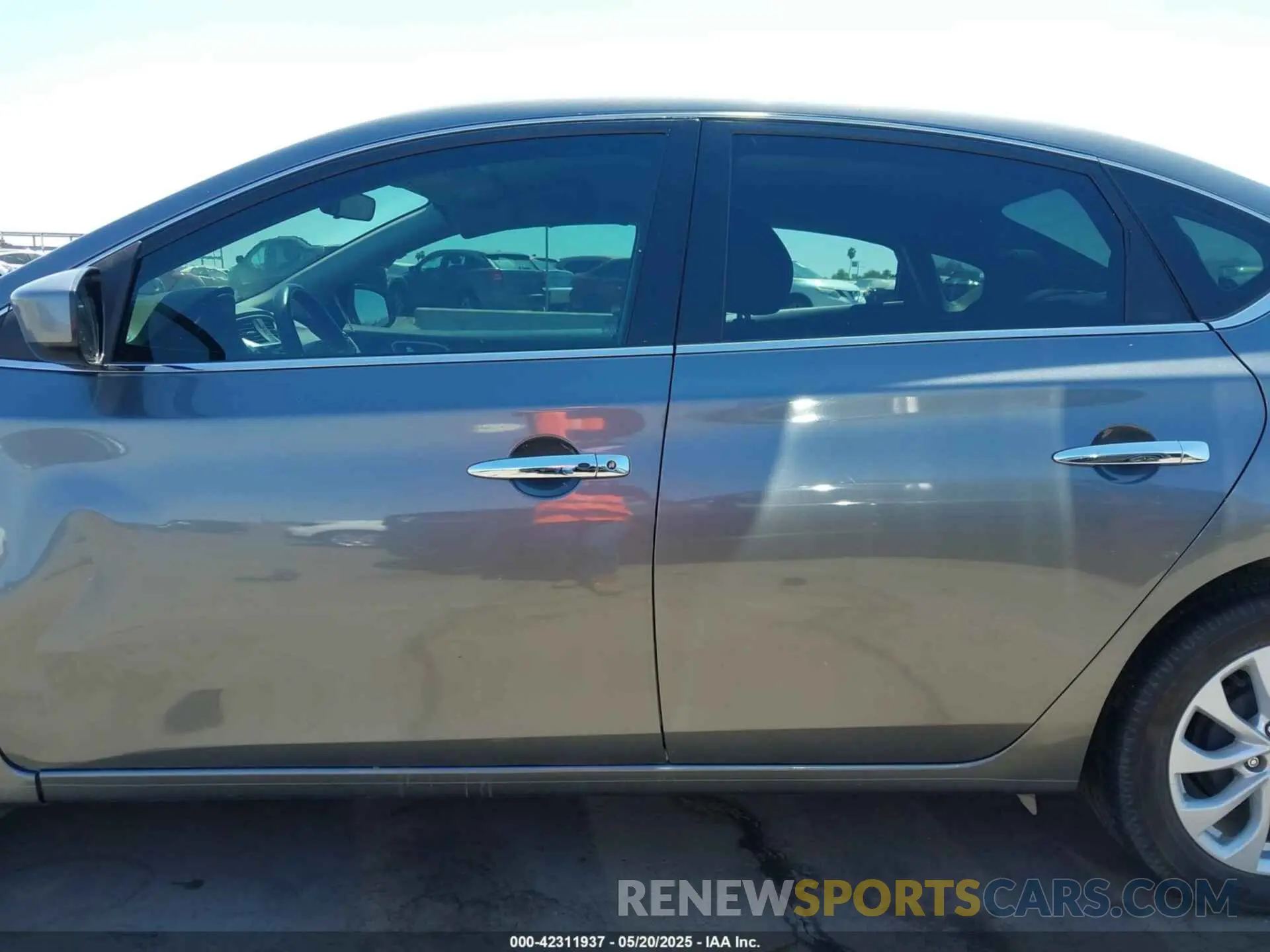 13 Photograph of a damaged car 3N1AB7AP5KY312085 NISSAN SENTRA 2019