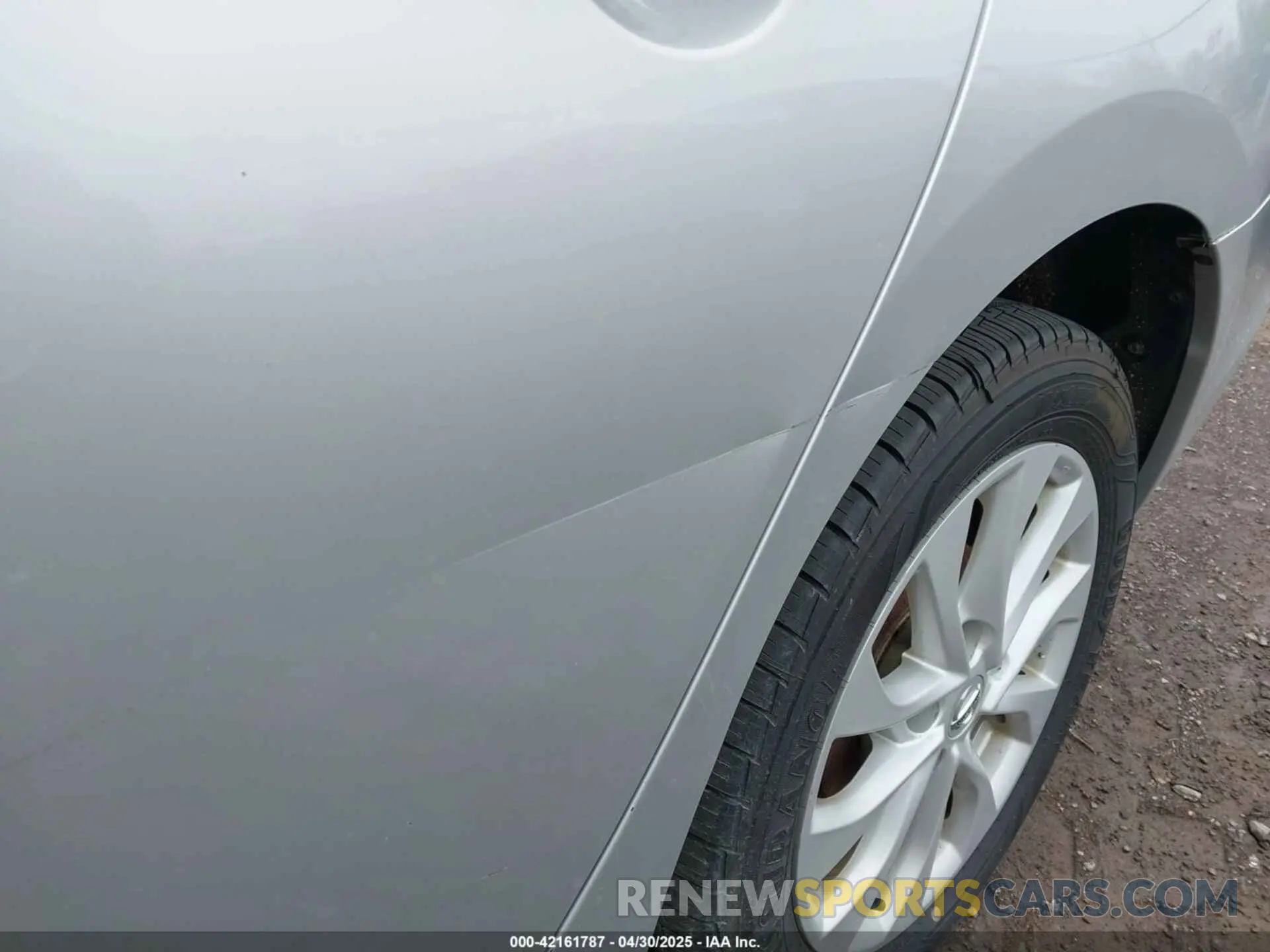 17 Photograph of a damaged car 3N1AB7AP5KY339240 NISSAN SENTRA 2019