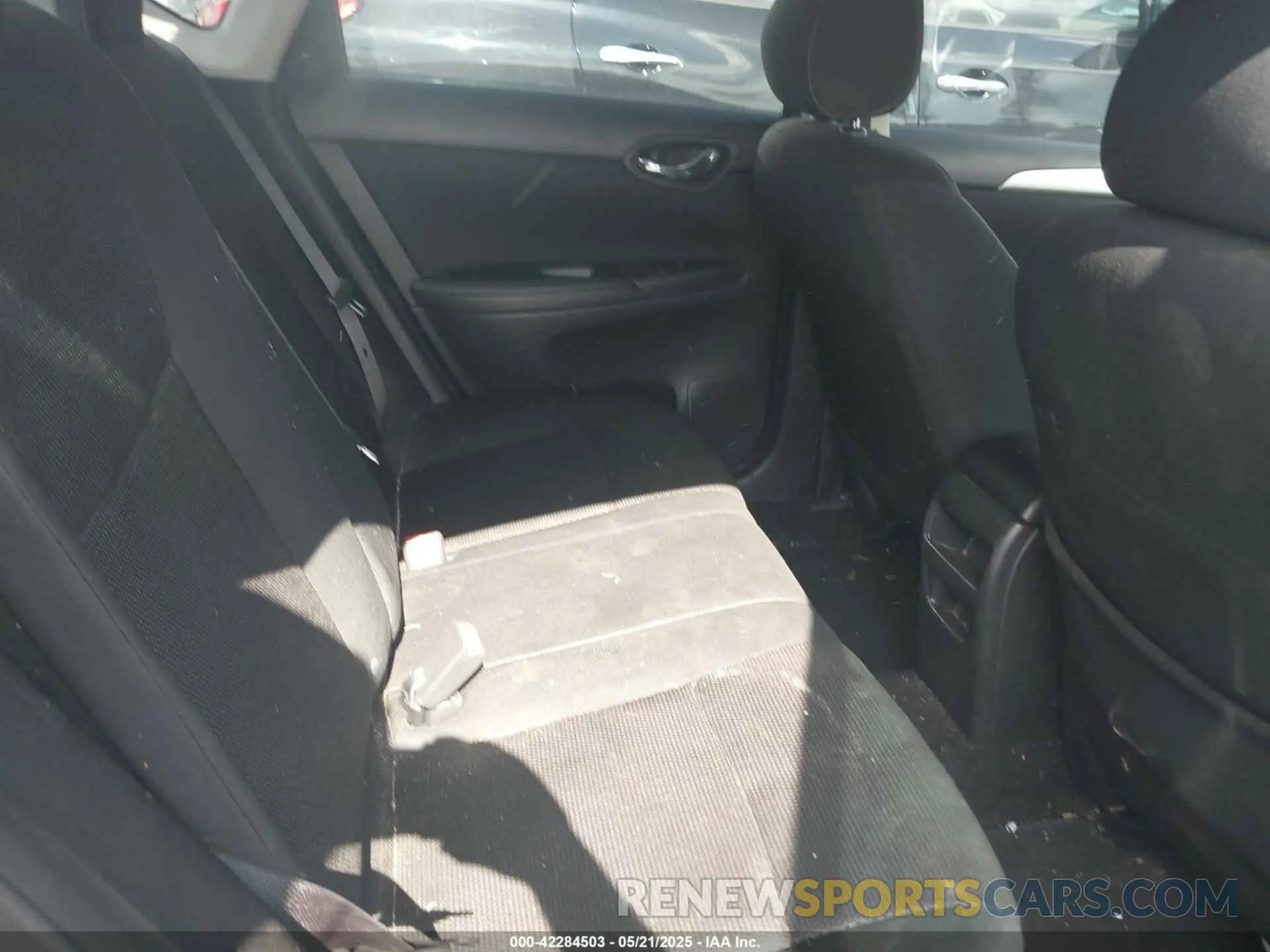 8 Фотография поврежденного автомобиля 3N1AB7AP5KY404751 NISSAN SENTRA 2019