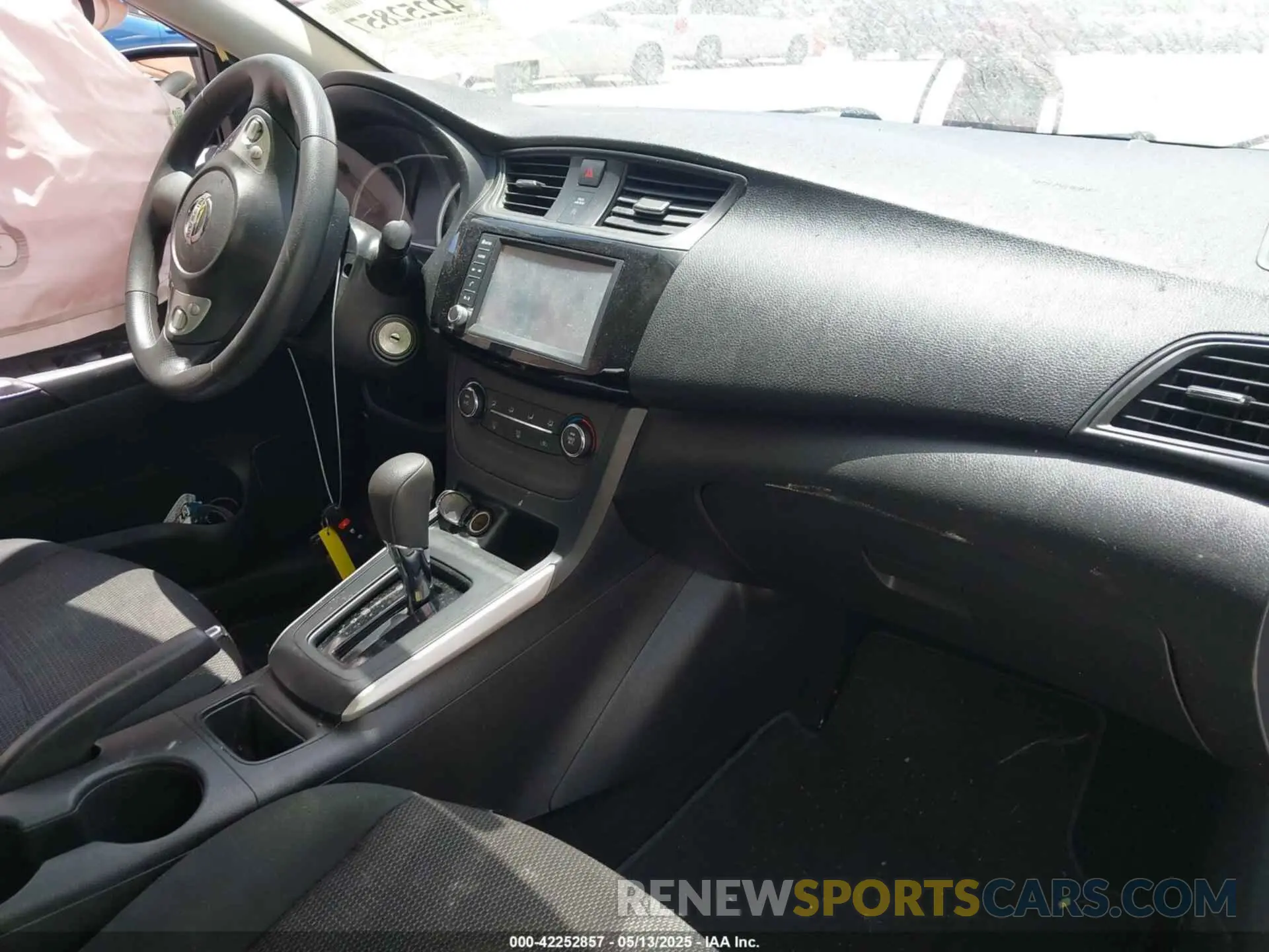 5 Photograph of a damaged car 3N1AB7AP5KY405933 NISSAN SENTRA 2019