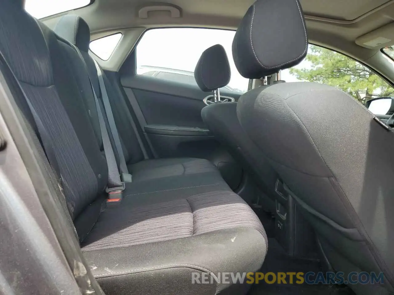 10 Photograph of a damaged car 3N1AB7AP5KY444702 NISSAN SENTRA 2019