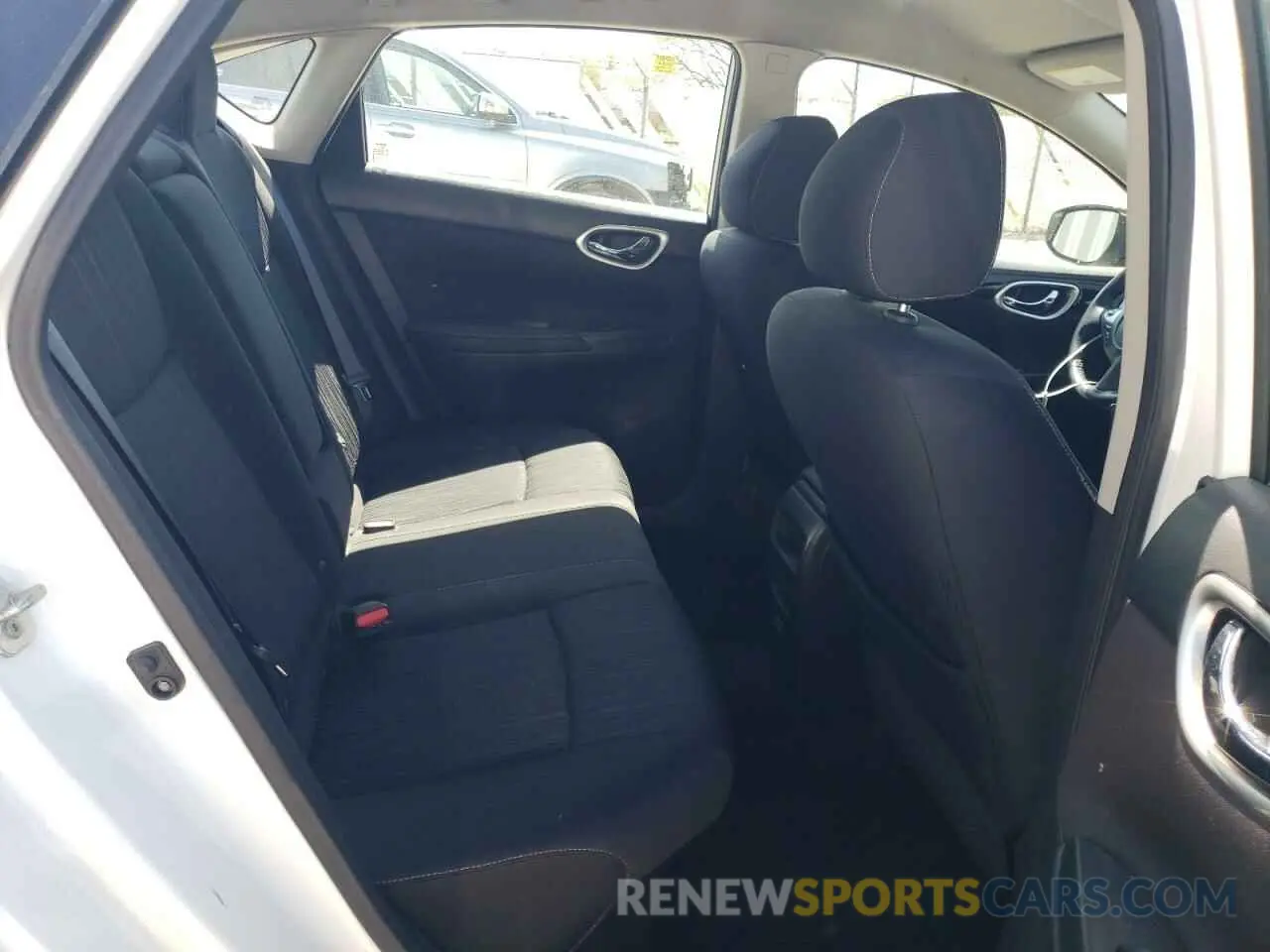 10 Photograph of a damaged car 3N1AB7AP6KL607998 NISSAN SENTRA 2019
