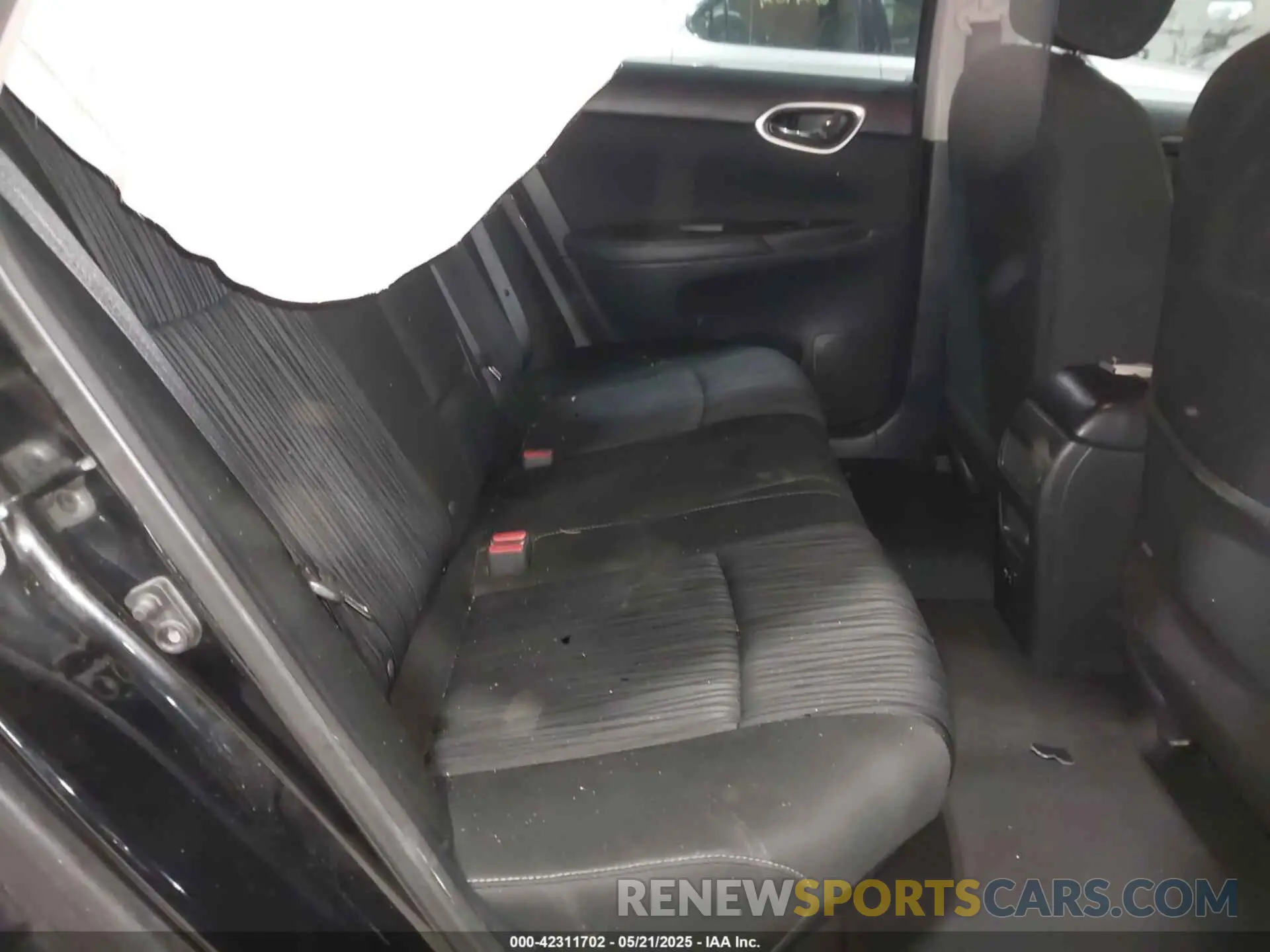 8 Фотография поврежденного автомобиля 3N1AB7AP6KY352207 NISSAN SENTRA 2019