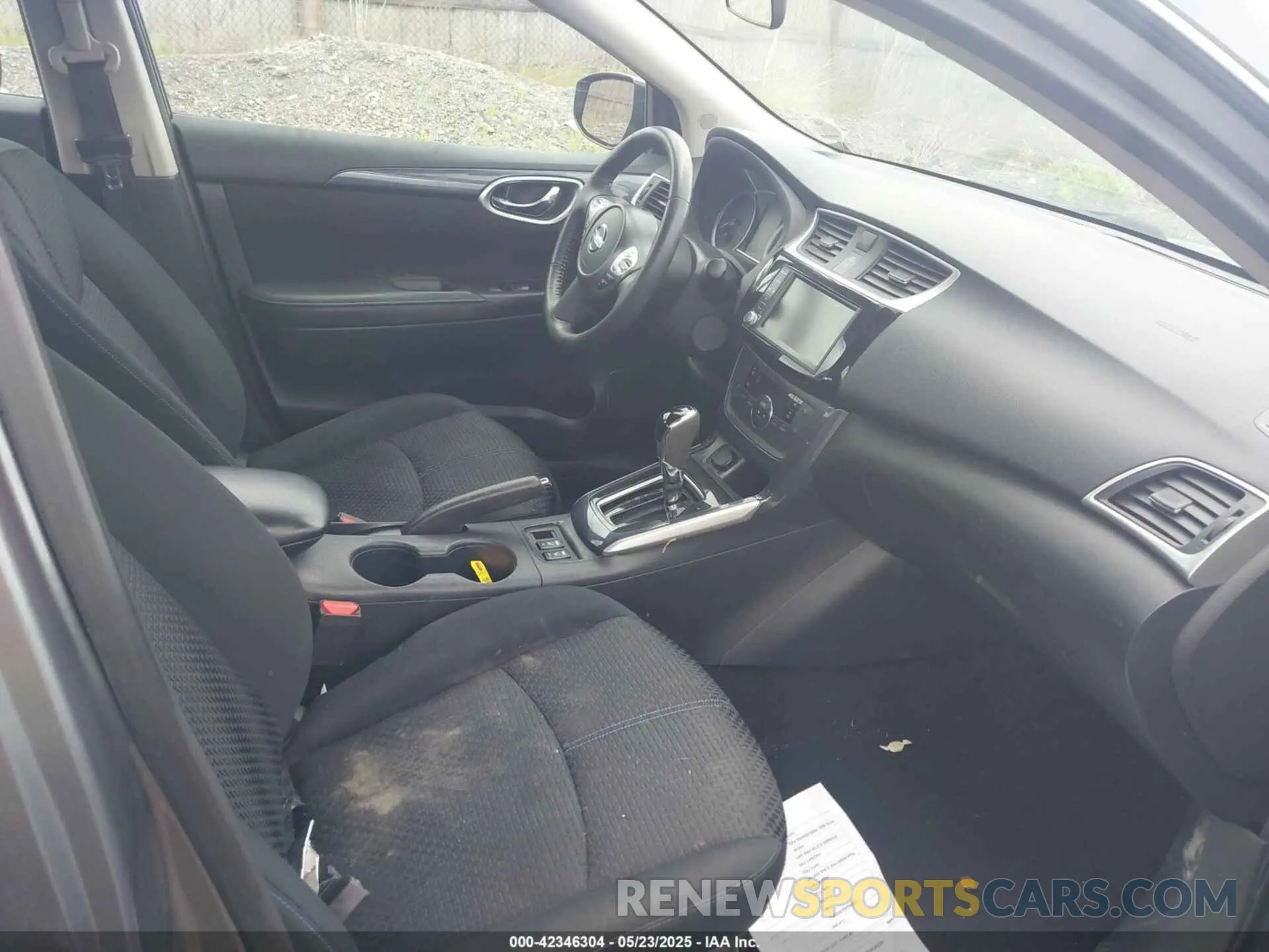 5 Photograph of a damaged car 3N1AB7AP6KY382856 NISSAN SENTRA 2019