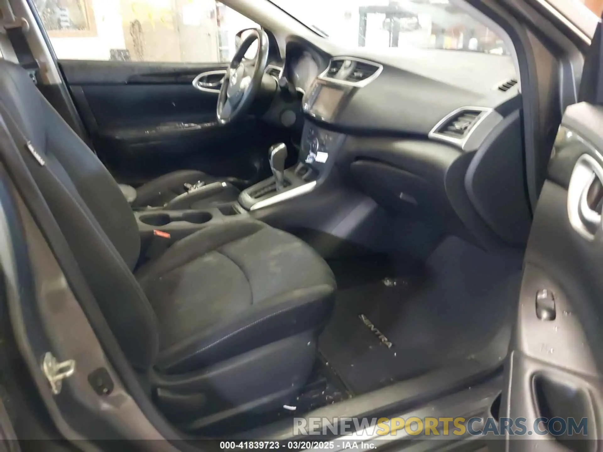 5 Photograph of a damaged car 3N1AB7AP7KL610845 NISSAN SENTRA 2019