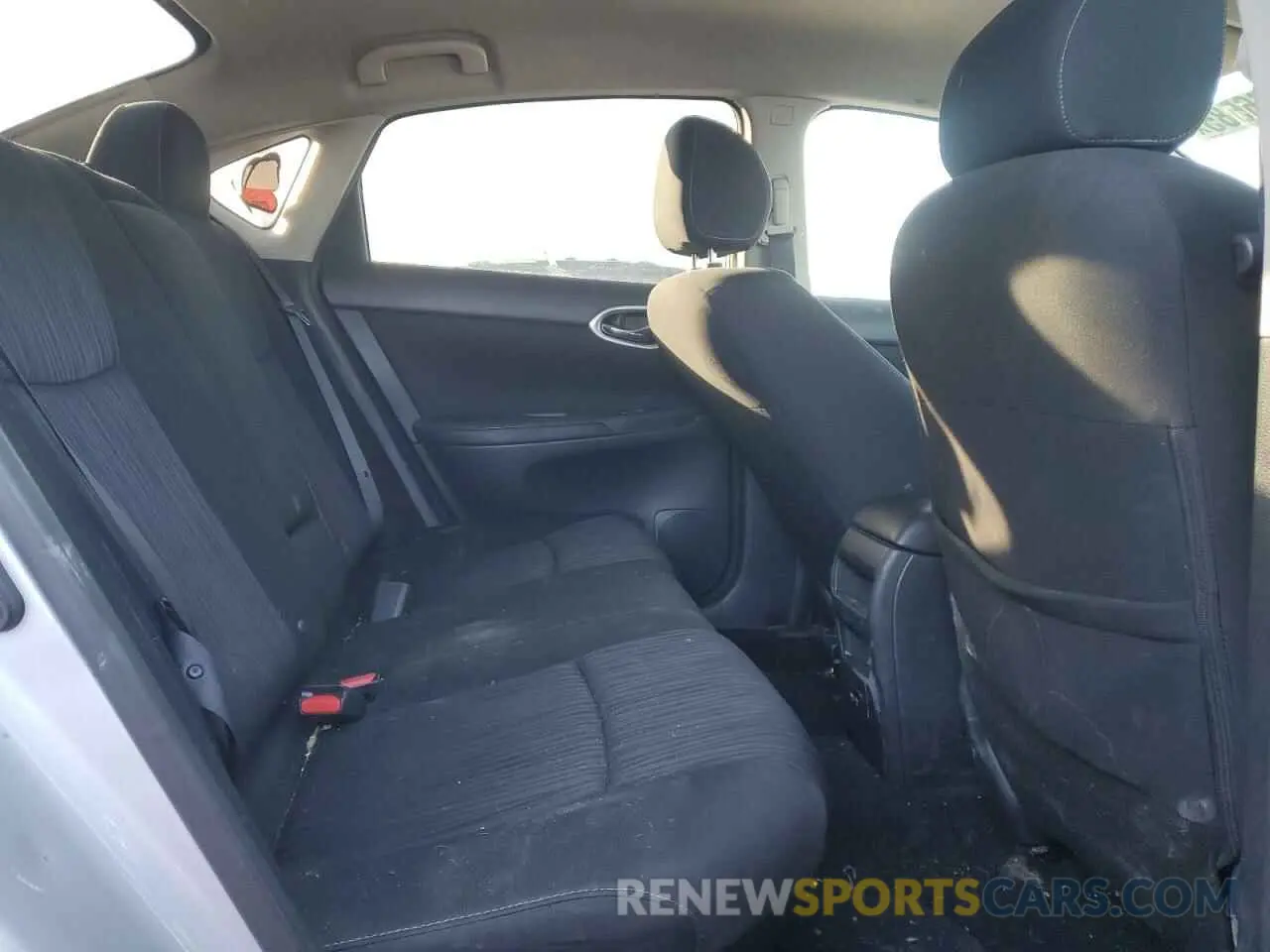 10 Фотография поврежденного автомобиля 3N1AB7AP7KY372532 NISSAN SENTRA 2019