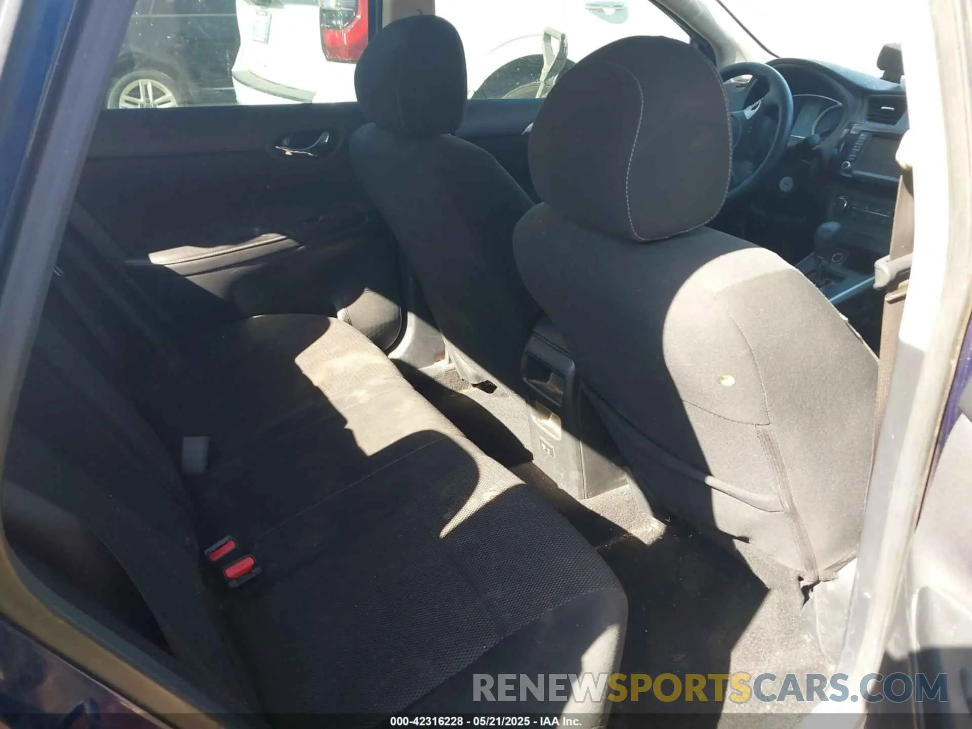 8 Фотография поврежденного автомобиля 3N1AB7AP7KY428596 NISSAN SENTRA 2019