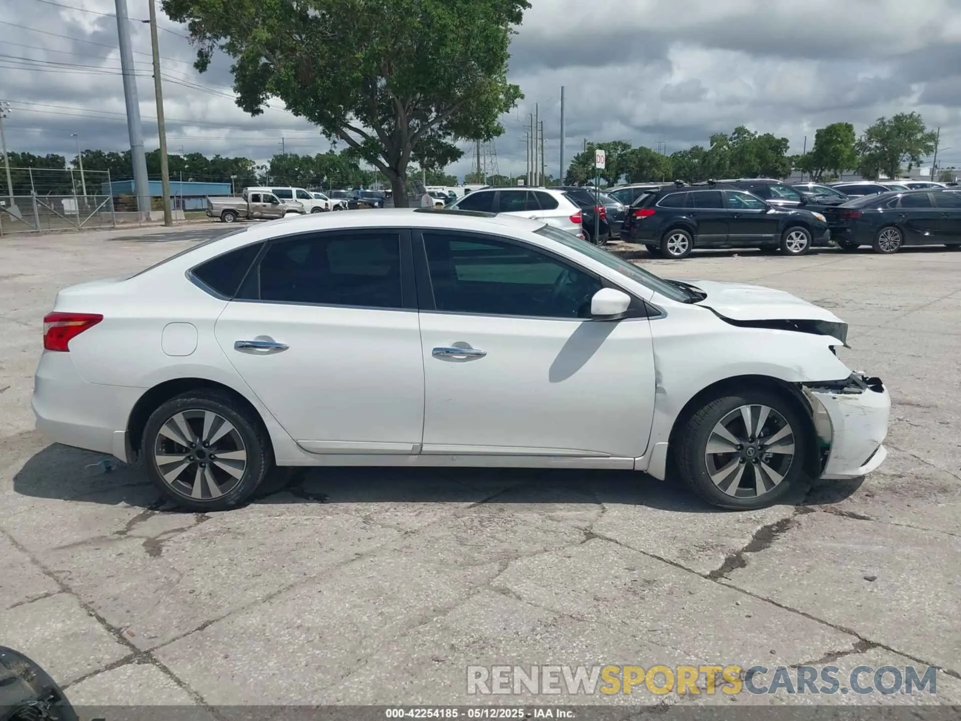 14 Photograph of a damaged car 3N1AB7AP8KY225975 NISSAN SENTRA 2019