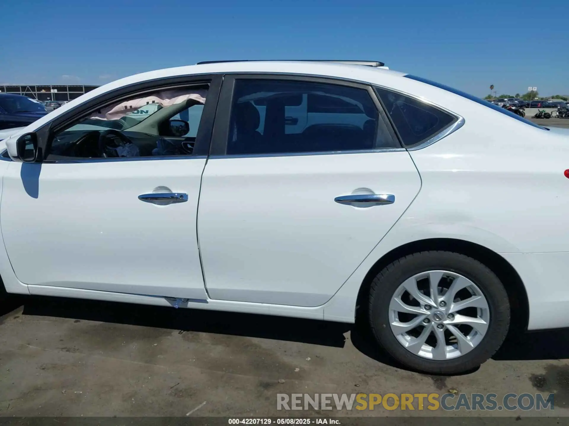 15 Фотография поврежденного автомобиля 3N1AB7AP8KY323629 NISSAN SENTRA 2019