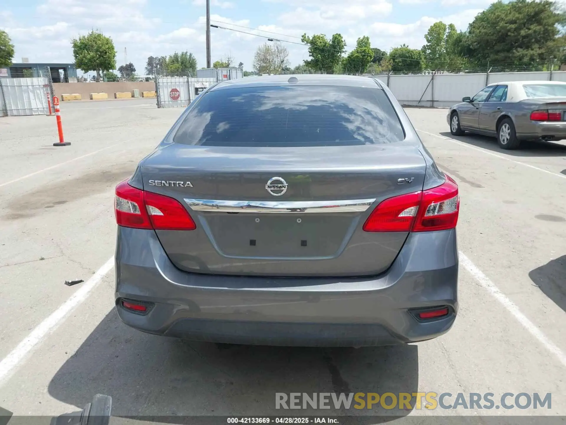 17 Фотография поврежденного автомобиля 3N1AB7AP8KY354976 NISSAN SENTRA 2019