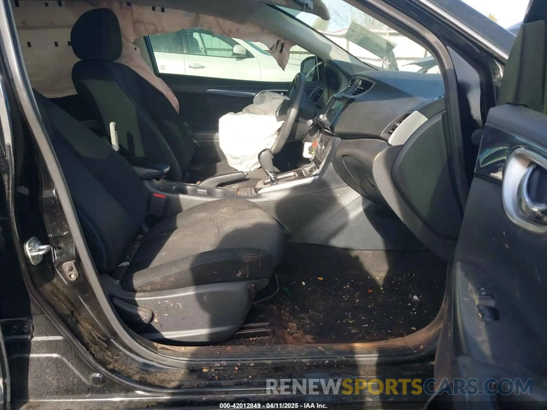 5 Photograph of a damaged car 3N1AB7AP8KY391042 NISSAN SENTRA 2019