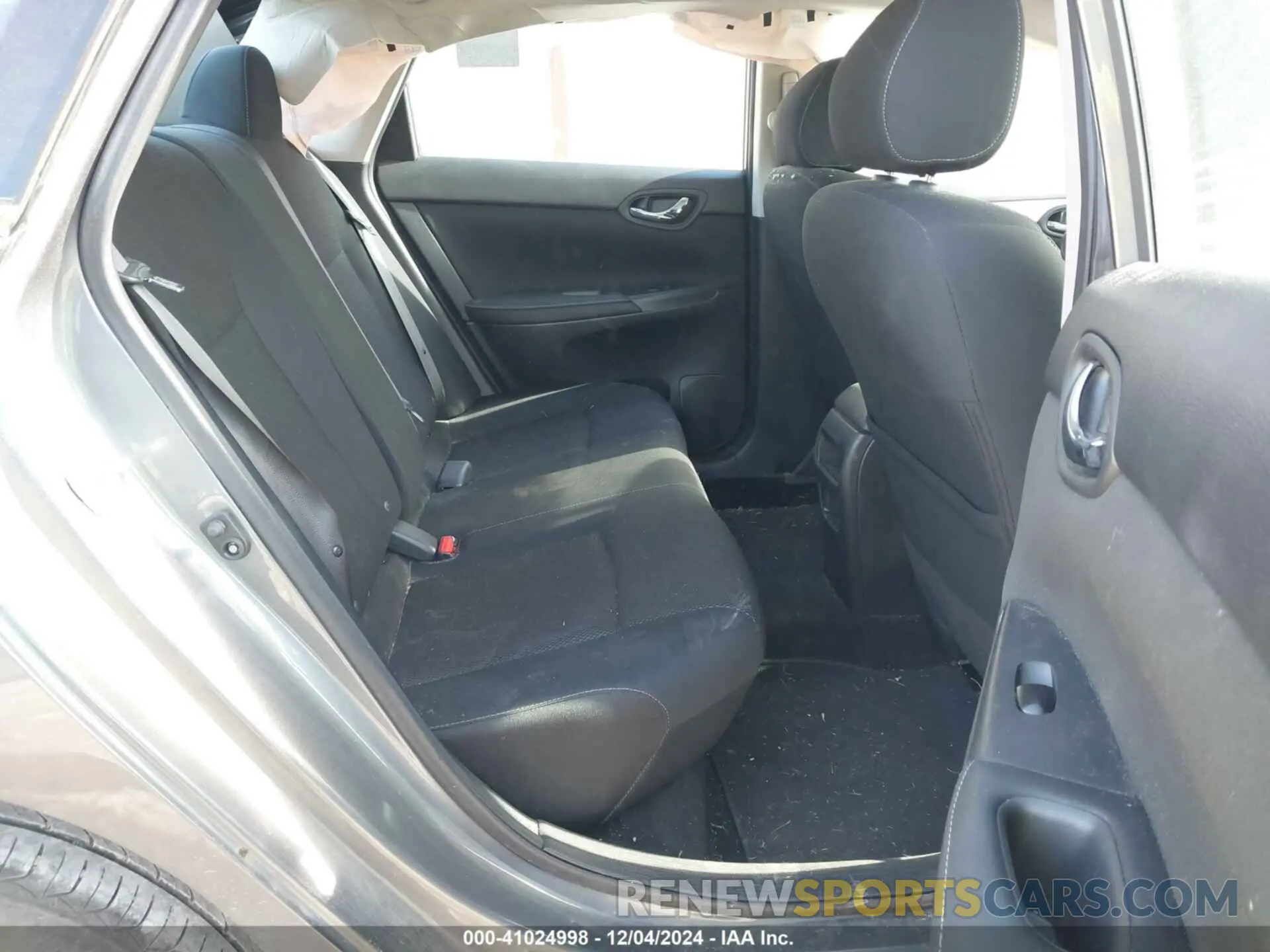 8 Фотография поврежденного автомобиля 3N1AB7AP9KY245961 NISSAN SENTRA 2019