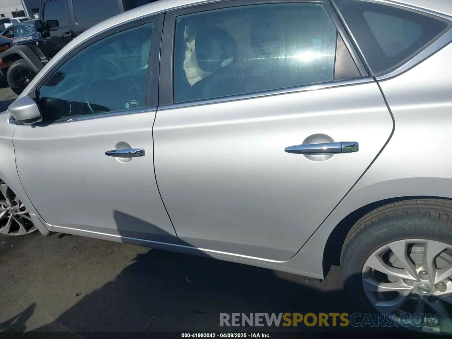 15 Photograph of a damaged car 3N1AB7AP9KY335496 NISSAN SENTRA 2019