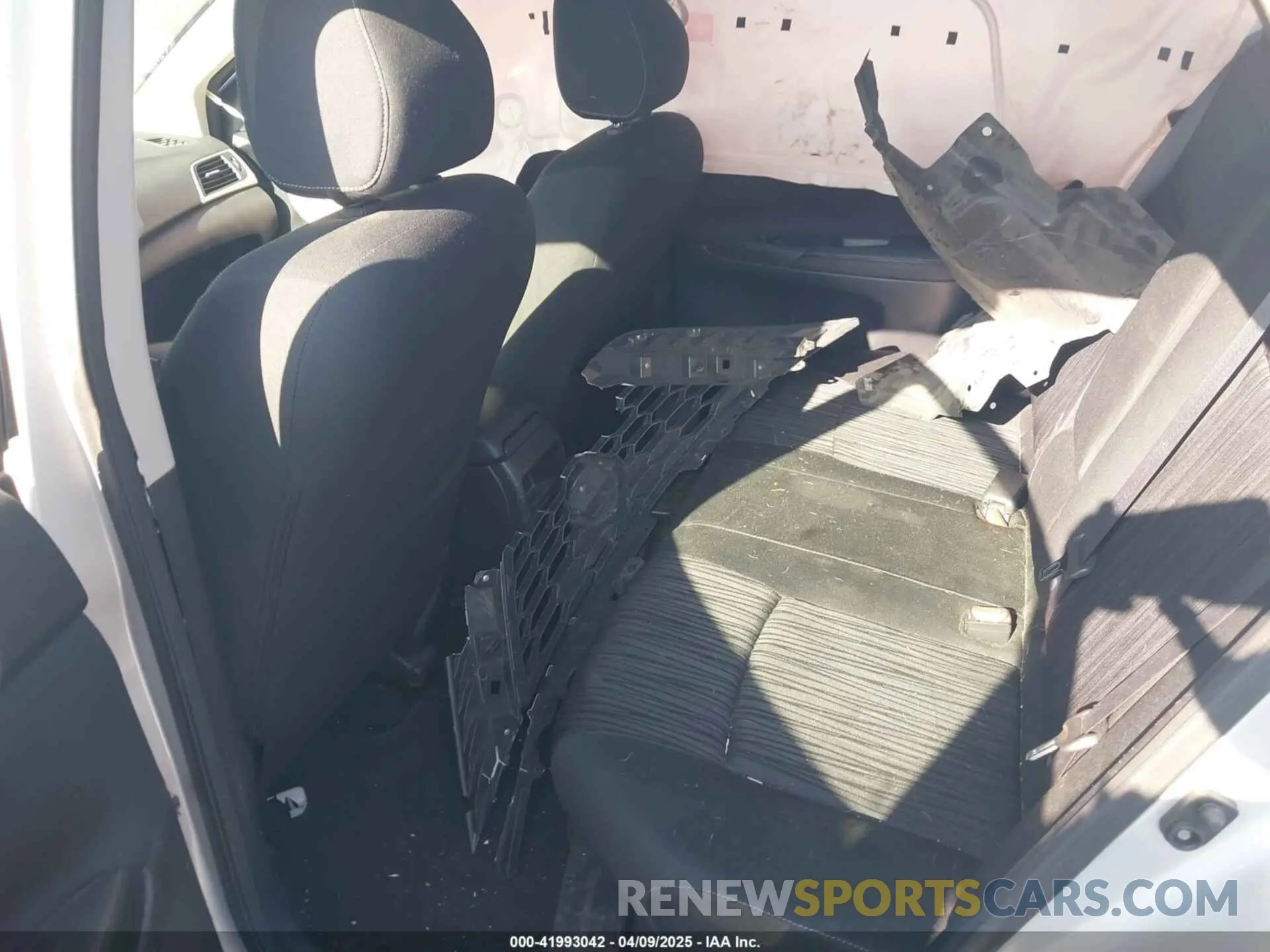 8 Photograph of a damaged car 3N1AB7AP9KY335496 NISSAN SENTRA 2019