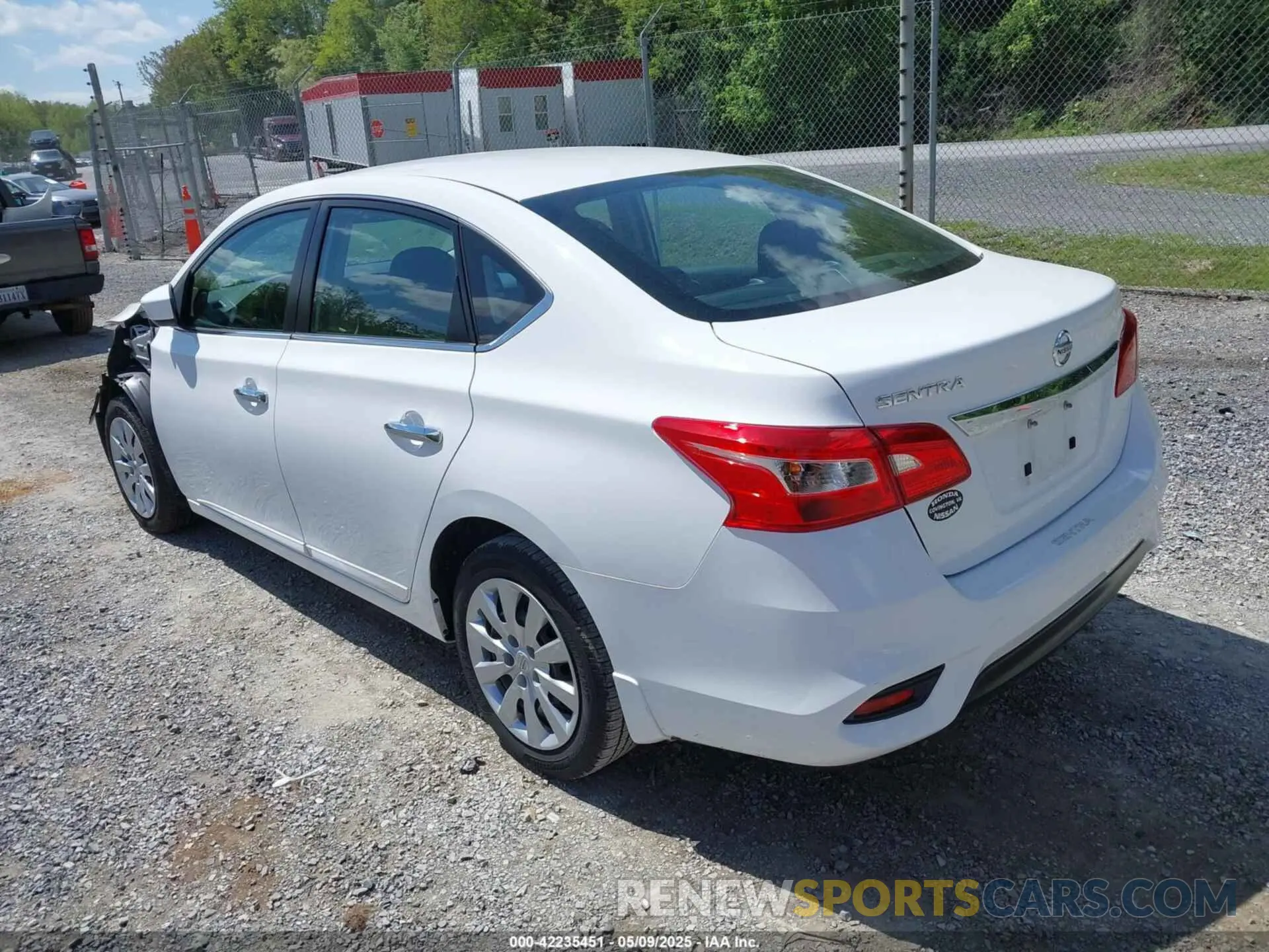 3 Фотография поврежденного автомобиля 3N1AB7AP9KY386660 NISSAN SENTRA 2019