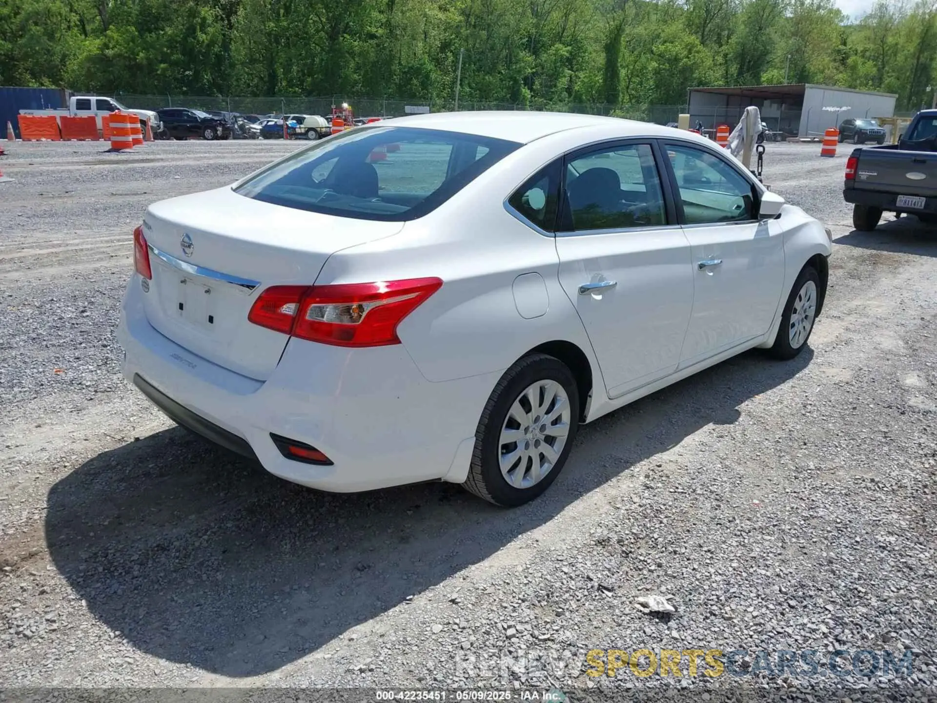 4 Фотография поврежденного автомобиля 3N1AB7AP9KY386660 NISSAN SENTRA 2019