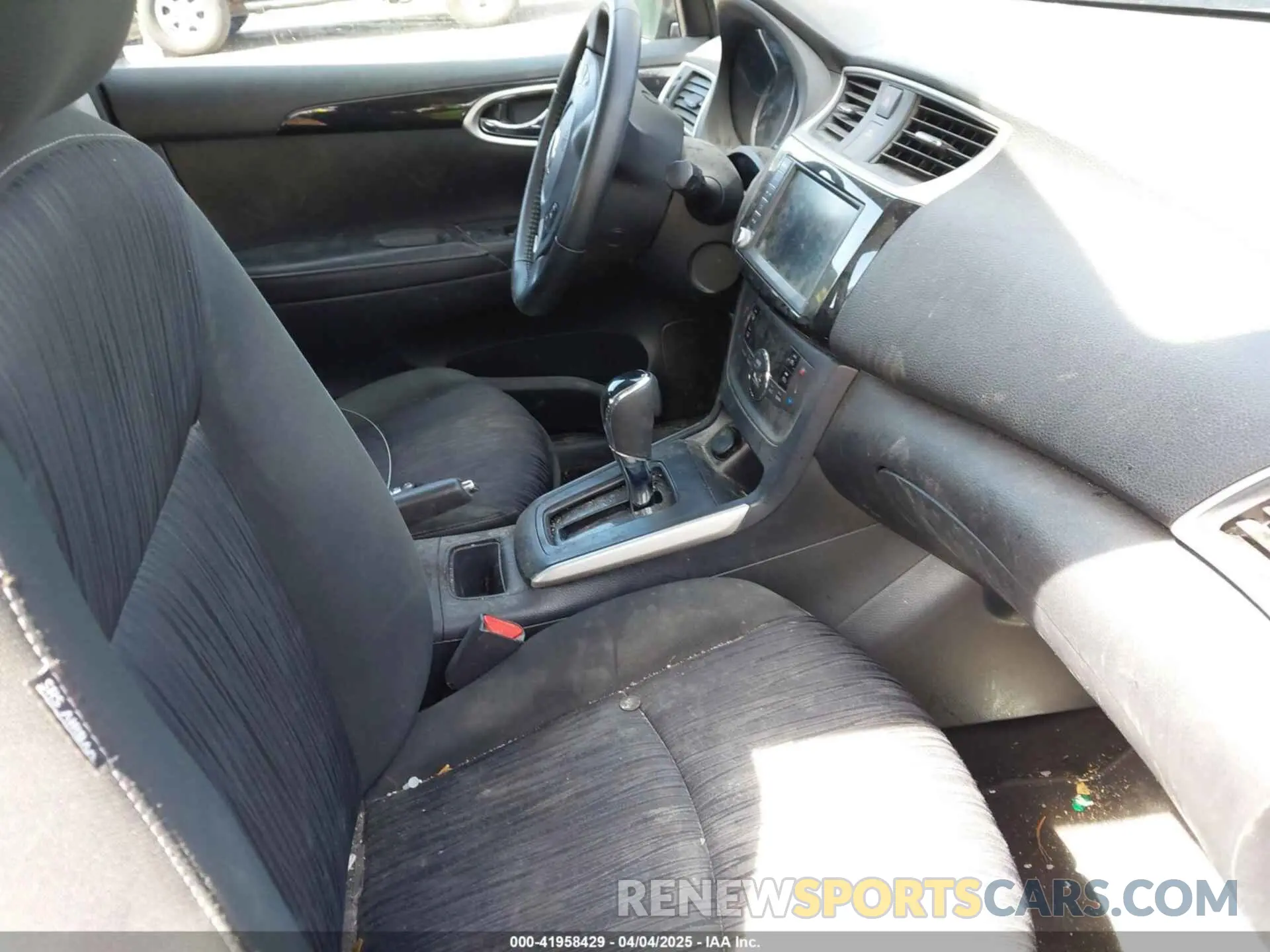 5 Photograph of a damaged car 3N1AB7AP9KY427465 NISSAN SENTRA 2019