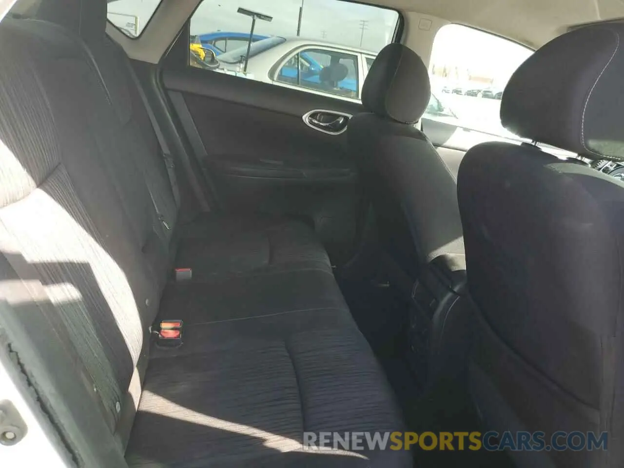 10 Photograph of a damaged car 3N1AB7APXKL612654 NISSAN SENTRA 2019