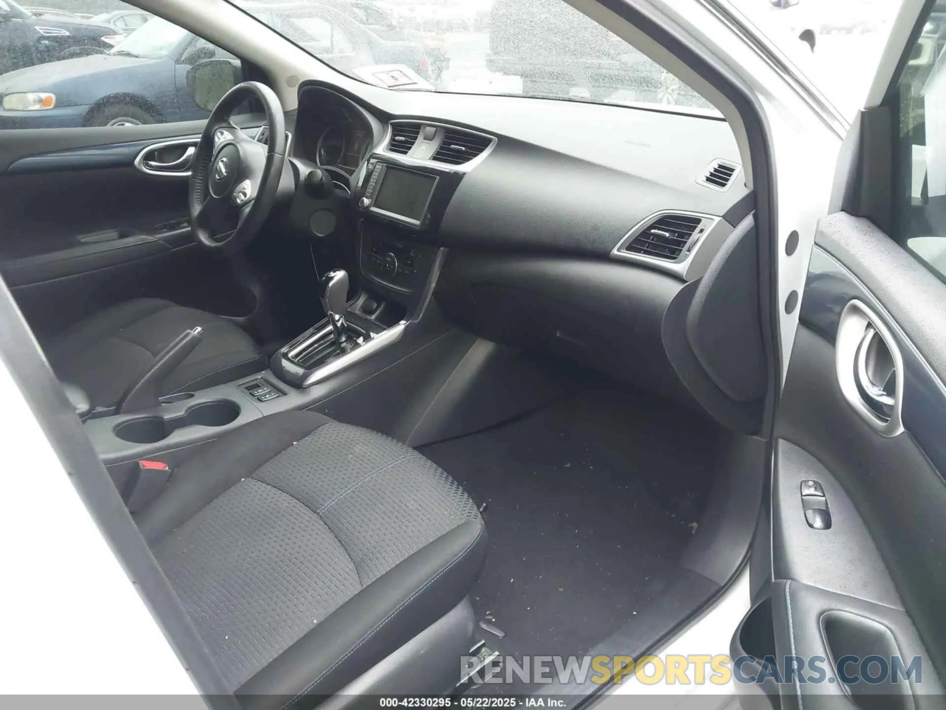 5 Photograph of a damaged car 3N1AB7APXKY205999 NISSAN SENTRA 2019