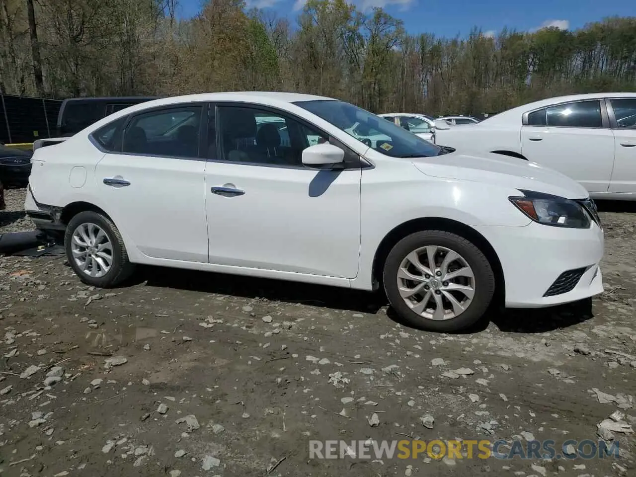 4 Photograph of a damaged car 3N1AB7APXKY315421 NISSAN SENTRA 2019