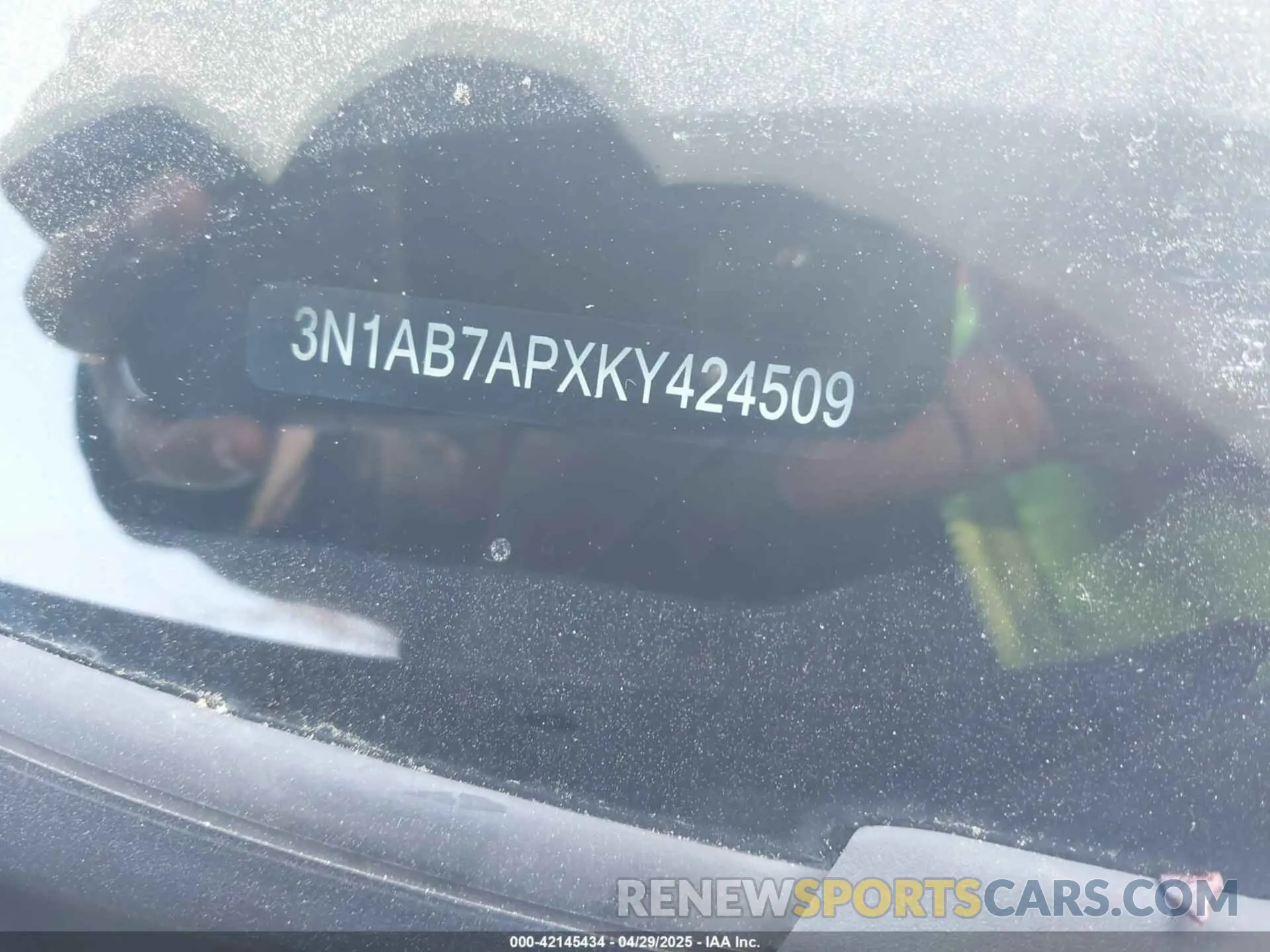 17 Photograph of a damaged car 3N1AB7APXKY424509 NISSAN SENTRA 2019
