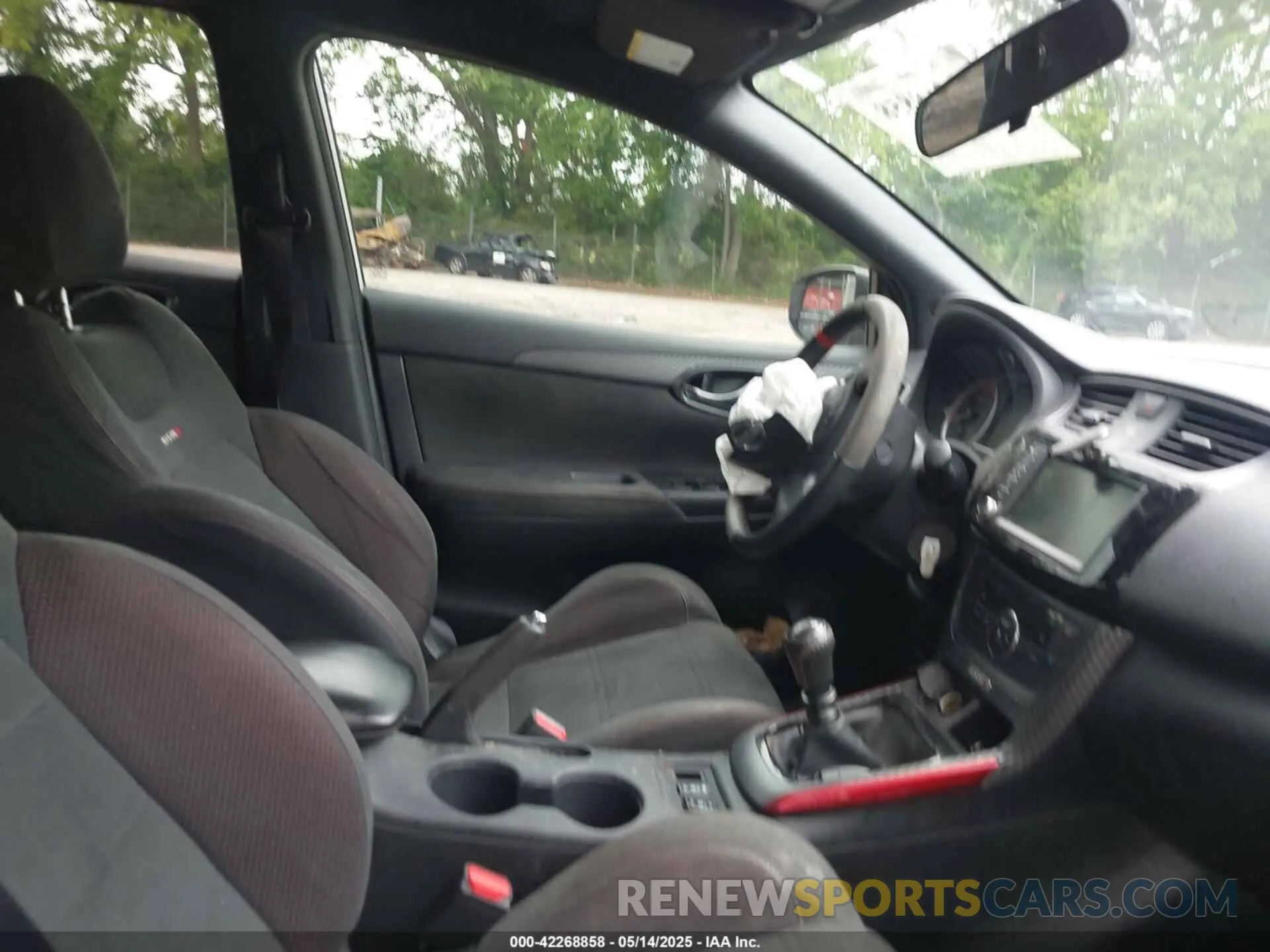 5 Photograph of a damaged car 3N1CB7AP6KY399441 NISSAN SENTRA 2019