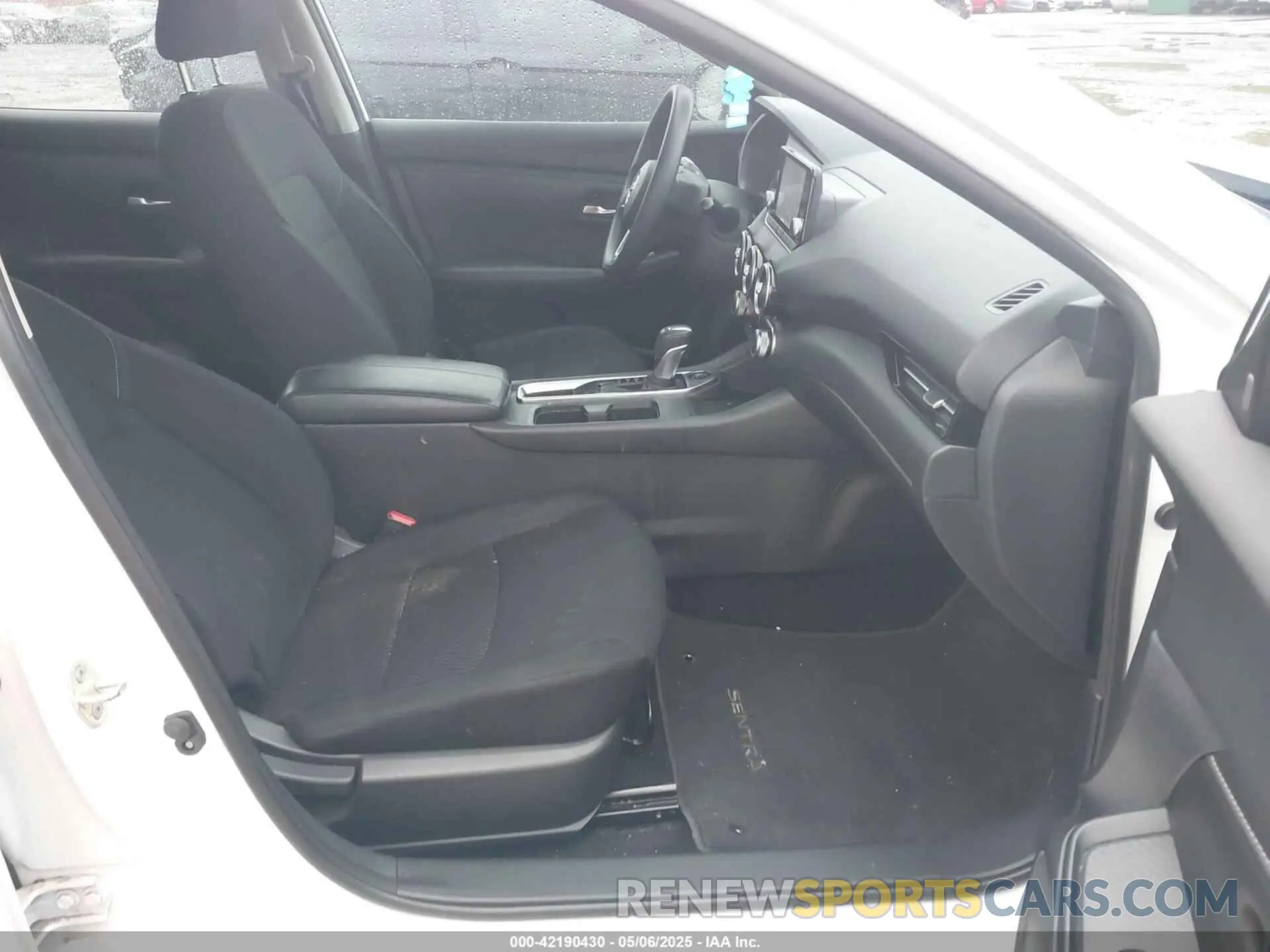 5 Photograph of a damaged car 3N1AB8BV1LY242900 NISSAN SENTRA 2020