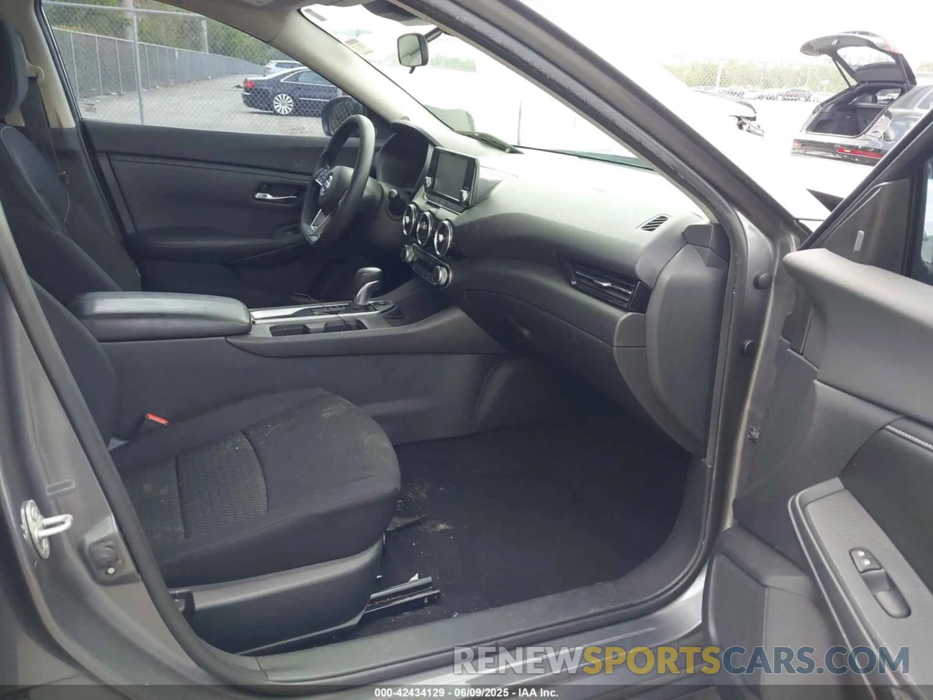 5 Photograph of a damaged car 3N1AB8BV6LY206345 NISSAN SENTRA 2020