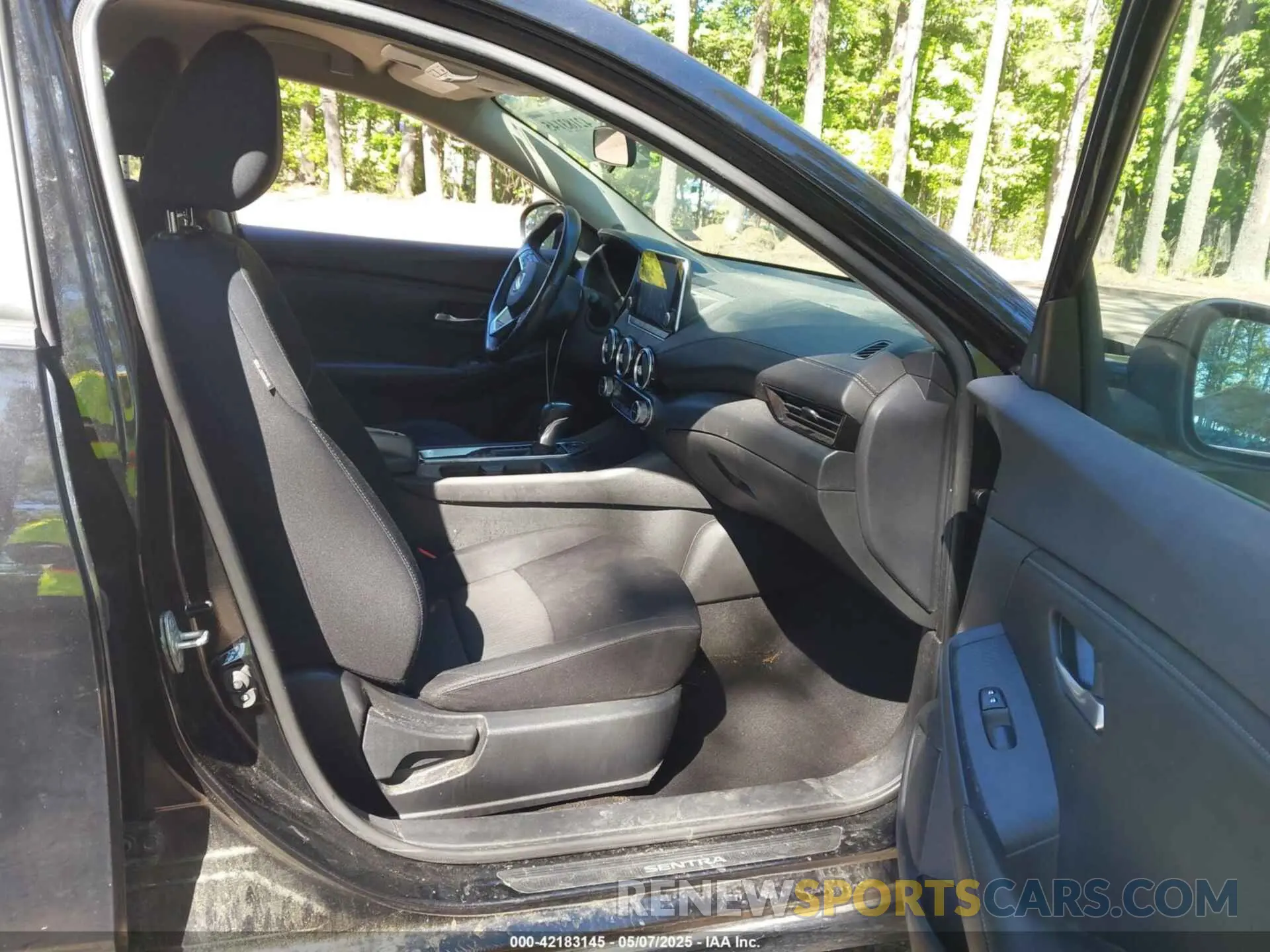 5 Photograph of a damaged car 3N1AB8CV5LY233194 NISSAN SENTRA 2020