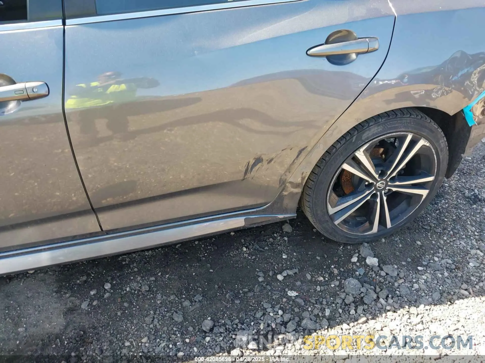 18 Фотография поврежденного автомобиля 3N1AB8DVXLY262821 NISSAN SENTRA 2020