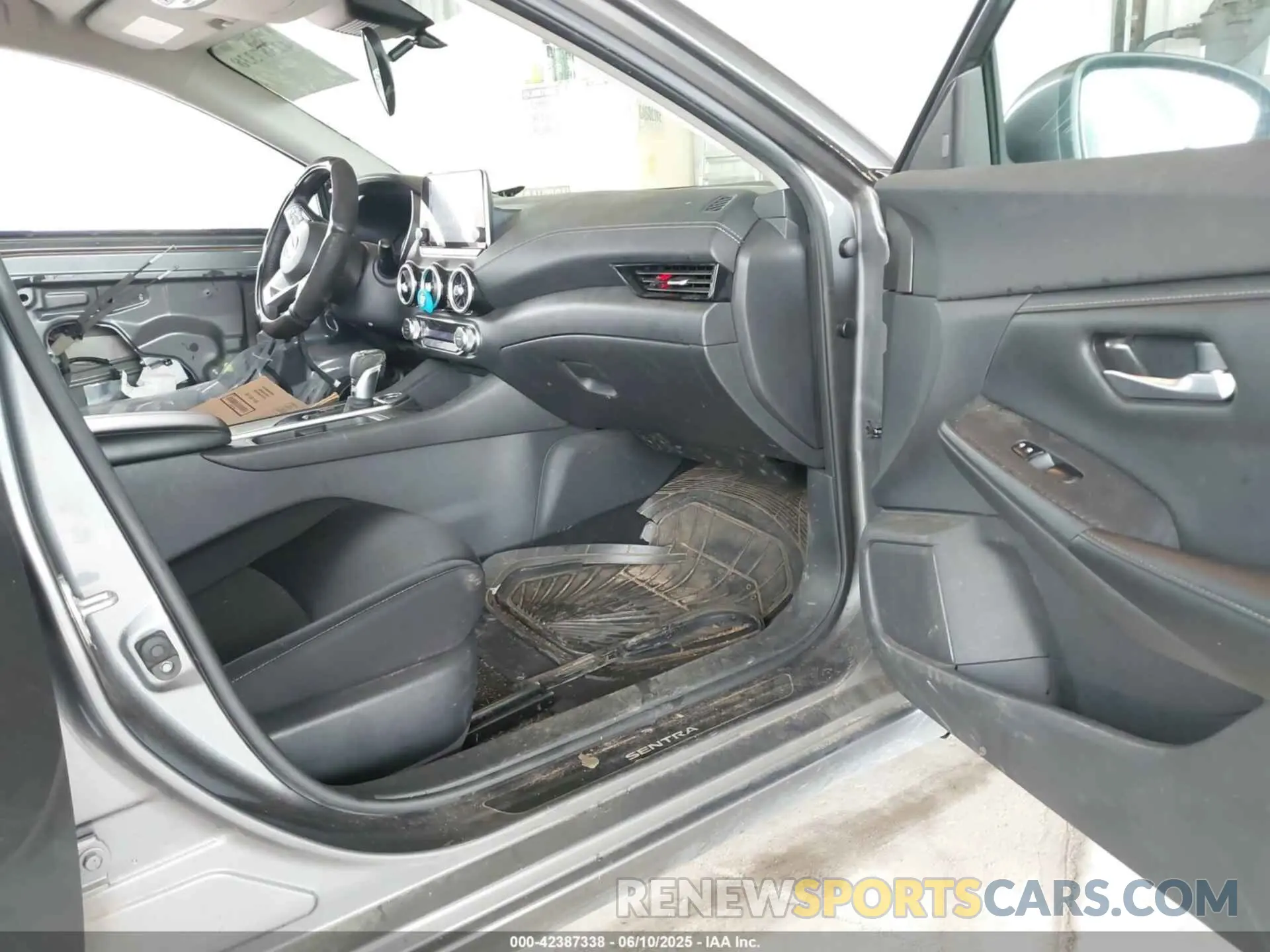 5 Photograph of a damaged car 3N1AB8CV3MY258015 NISSAN SENTRA 2021