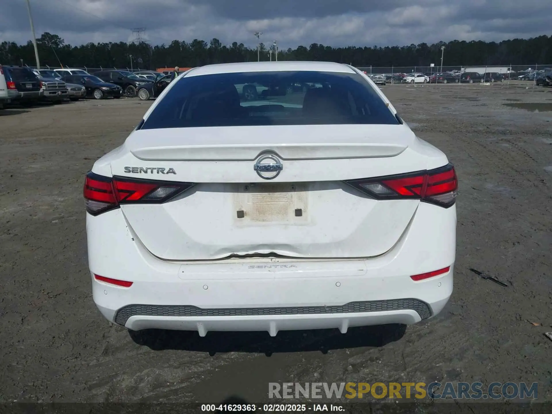 17 Photograph of a damaged car 3N1AB8BV5NY207912 NISSAN SENTRA 2022
