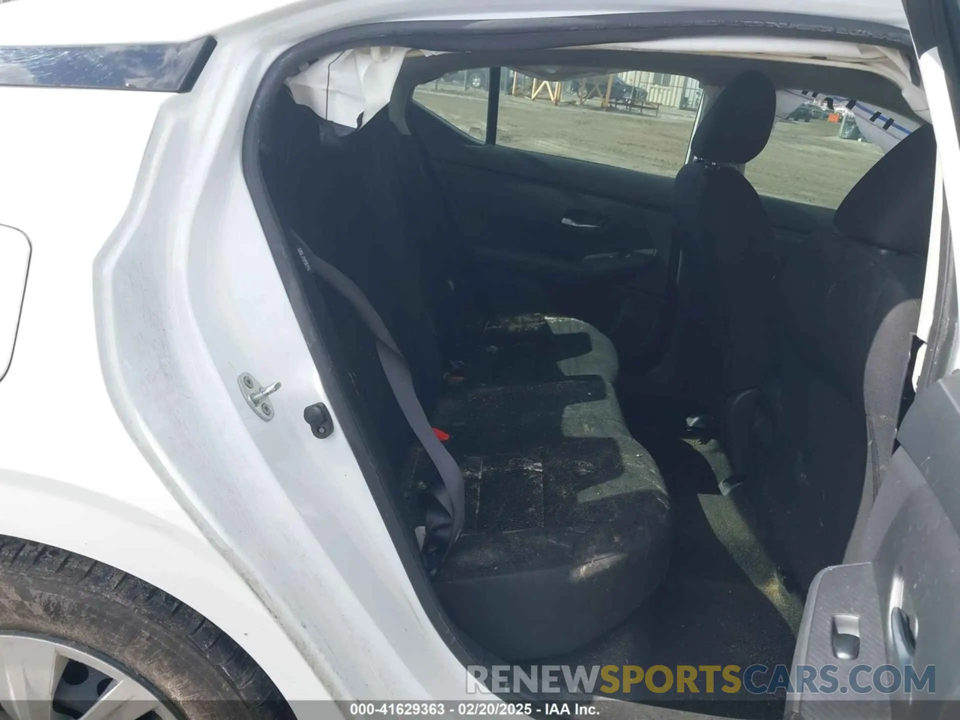8 Photograph of a damaged car 3N1AB8BV5NY207912 NISSAN SENTRA 2022